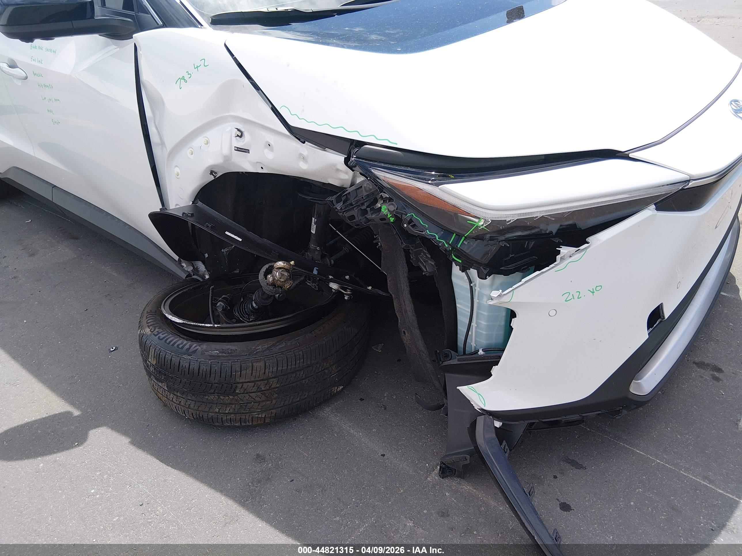 TOYOTA BZ4X image 6