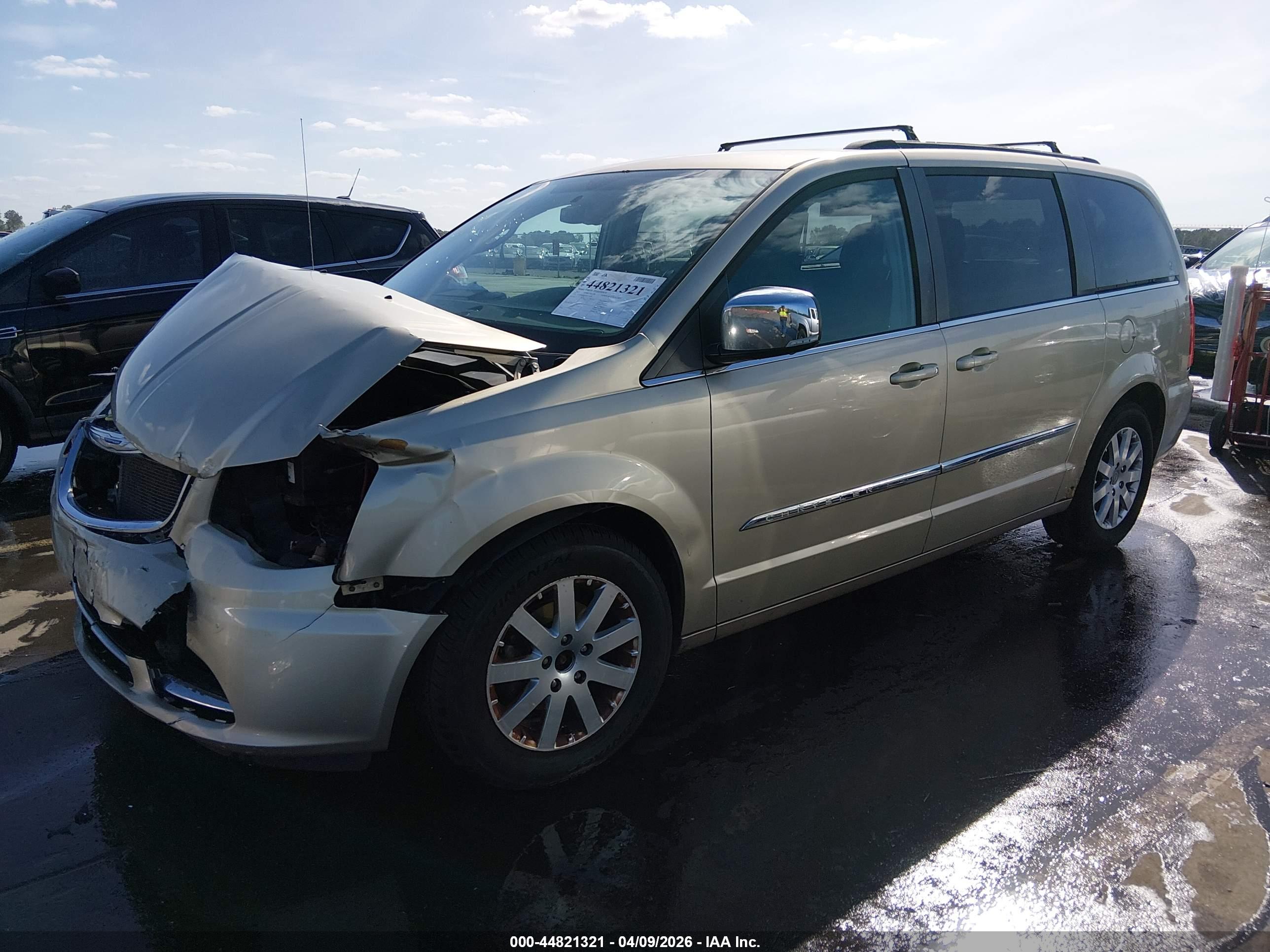CHRYSLER TOWN image 2