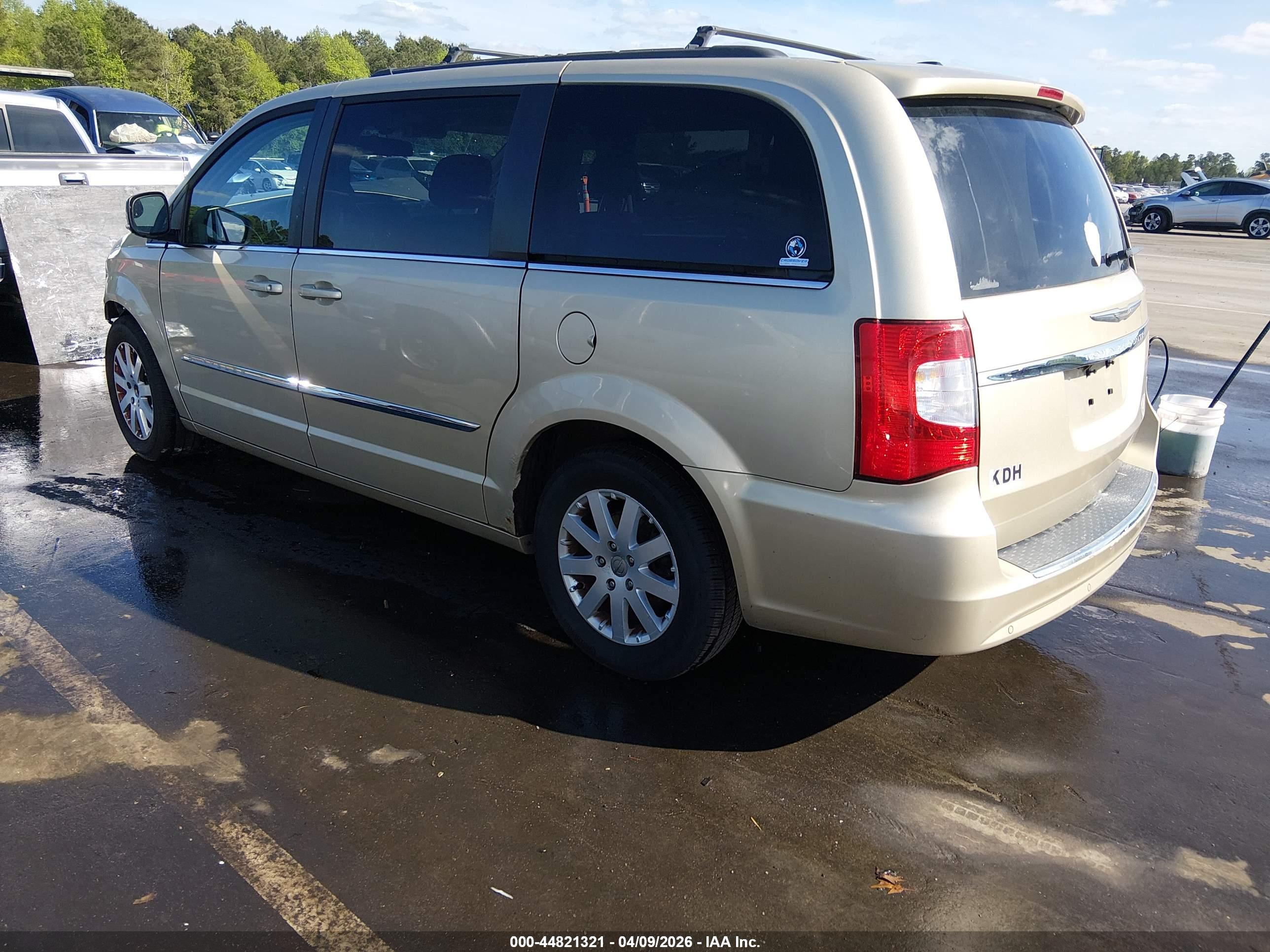CHRYSLER TOWN image 3