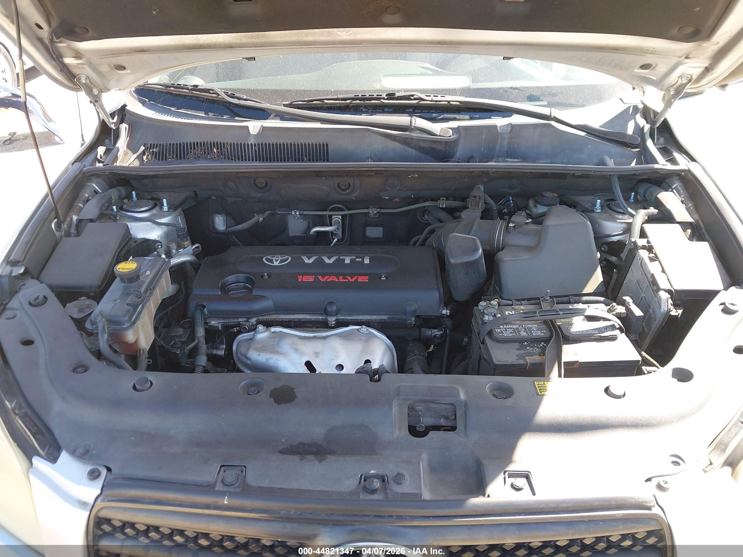 TOYOTA RAV4 image 10