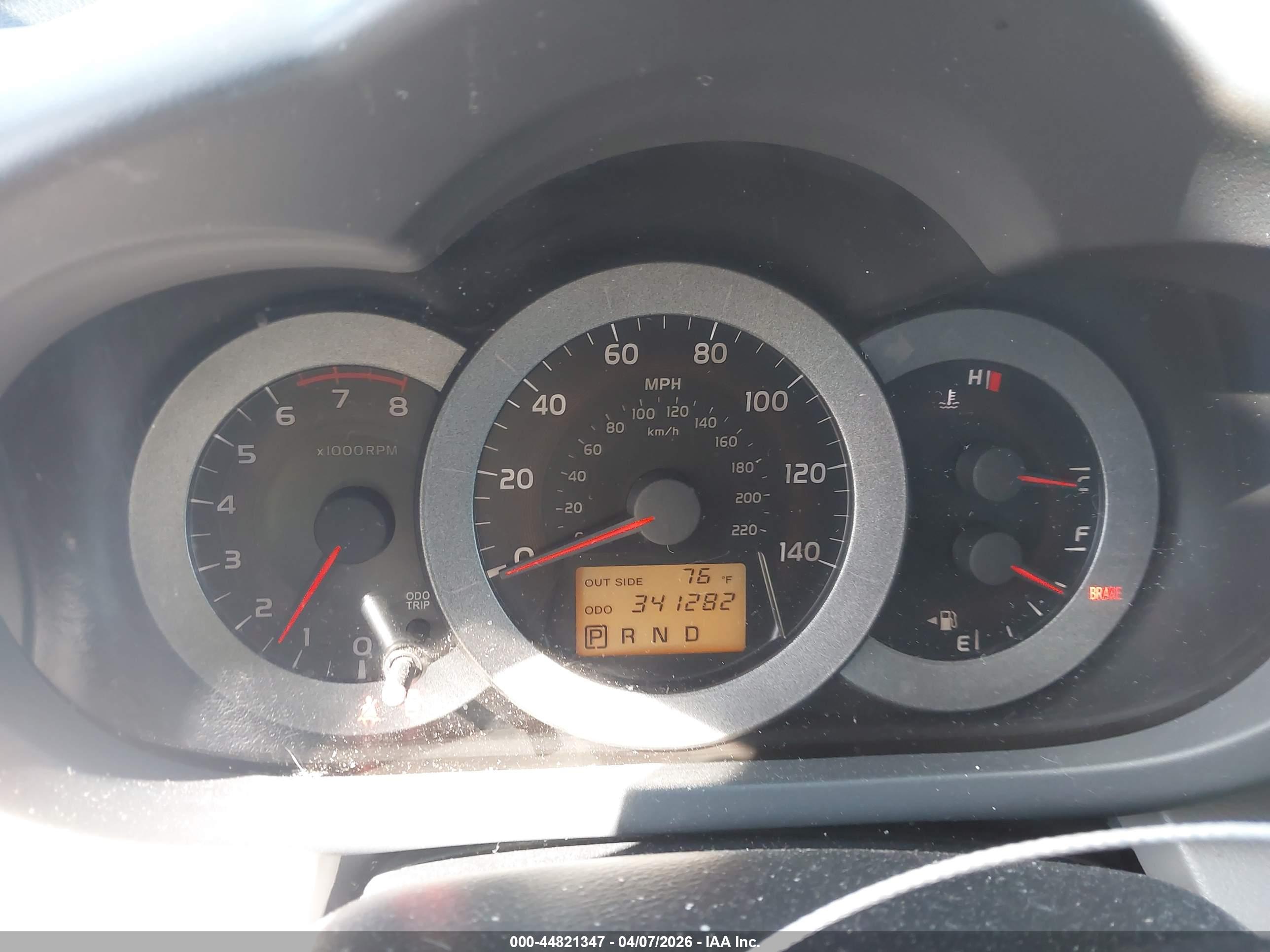TOYOTA RAV4 image 7