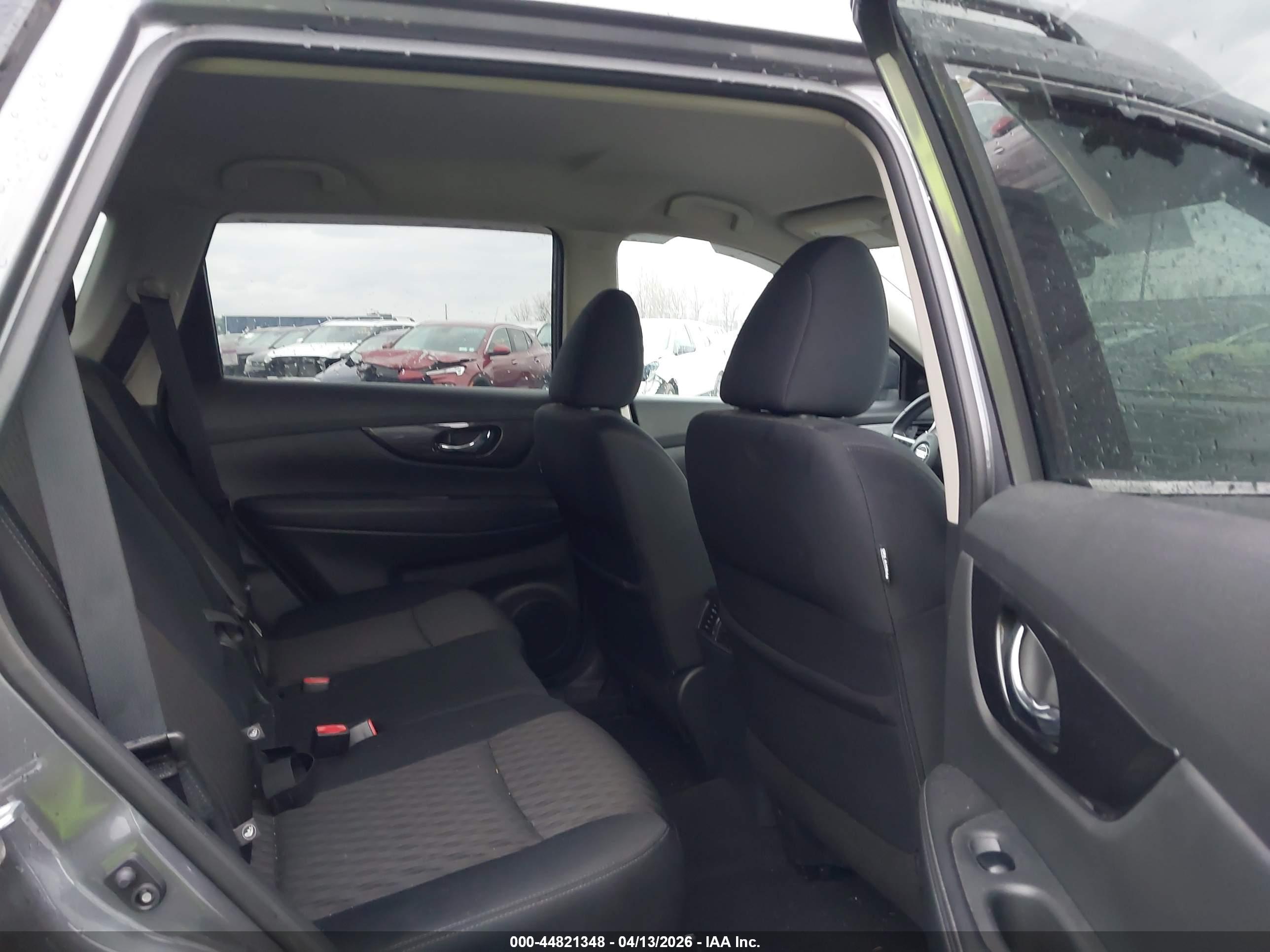 NISSAN ROGUE image 8