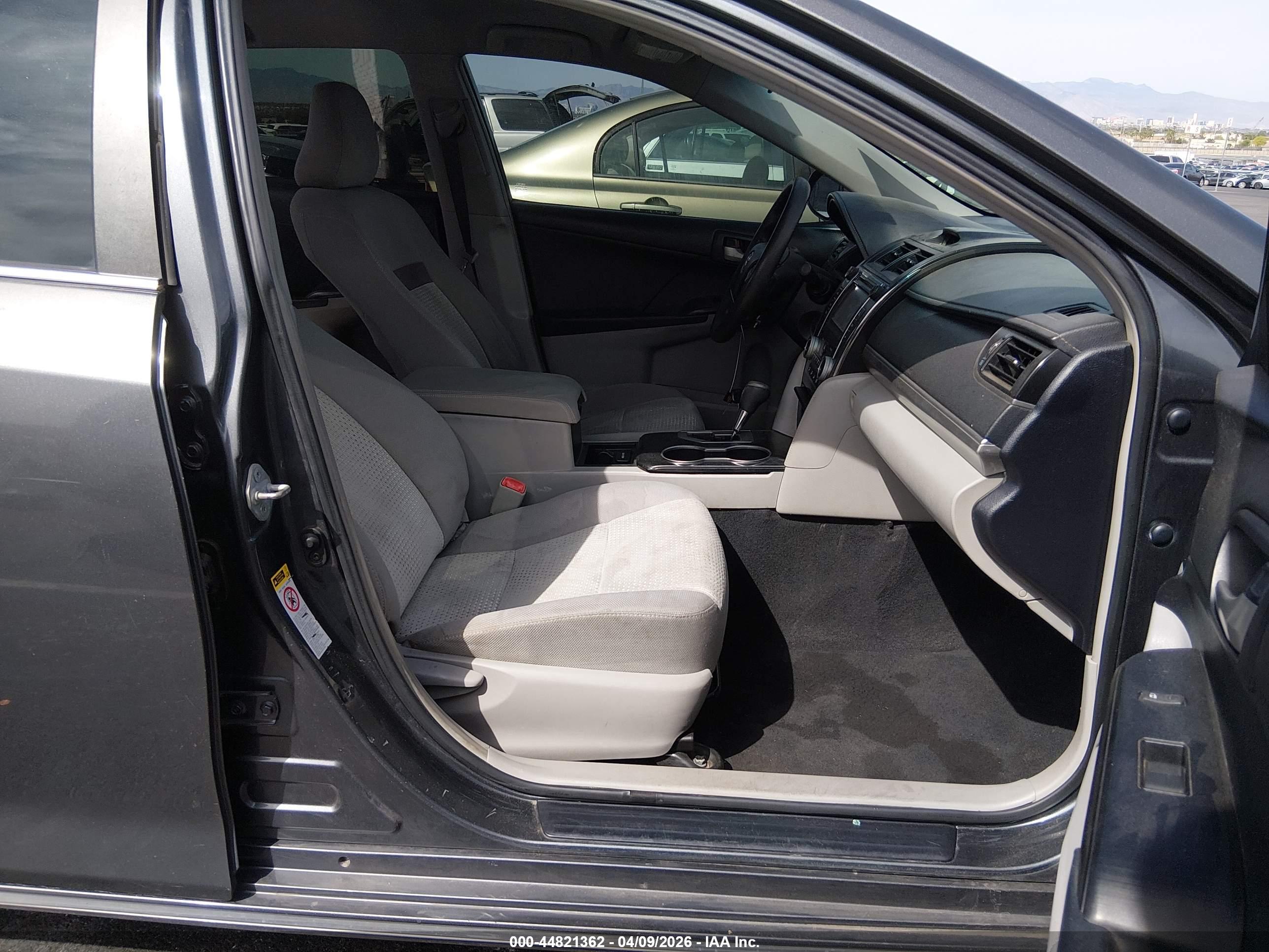 TOYOTA CAMRY image 5