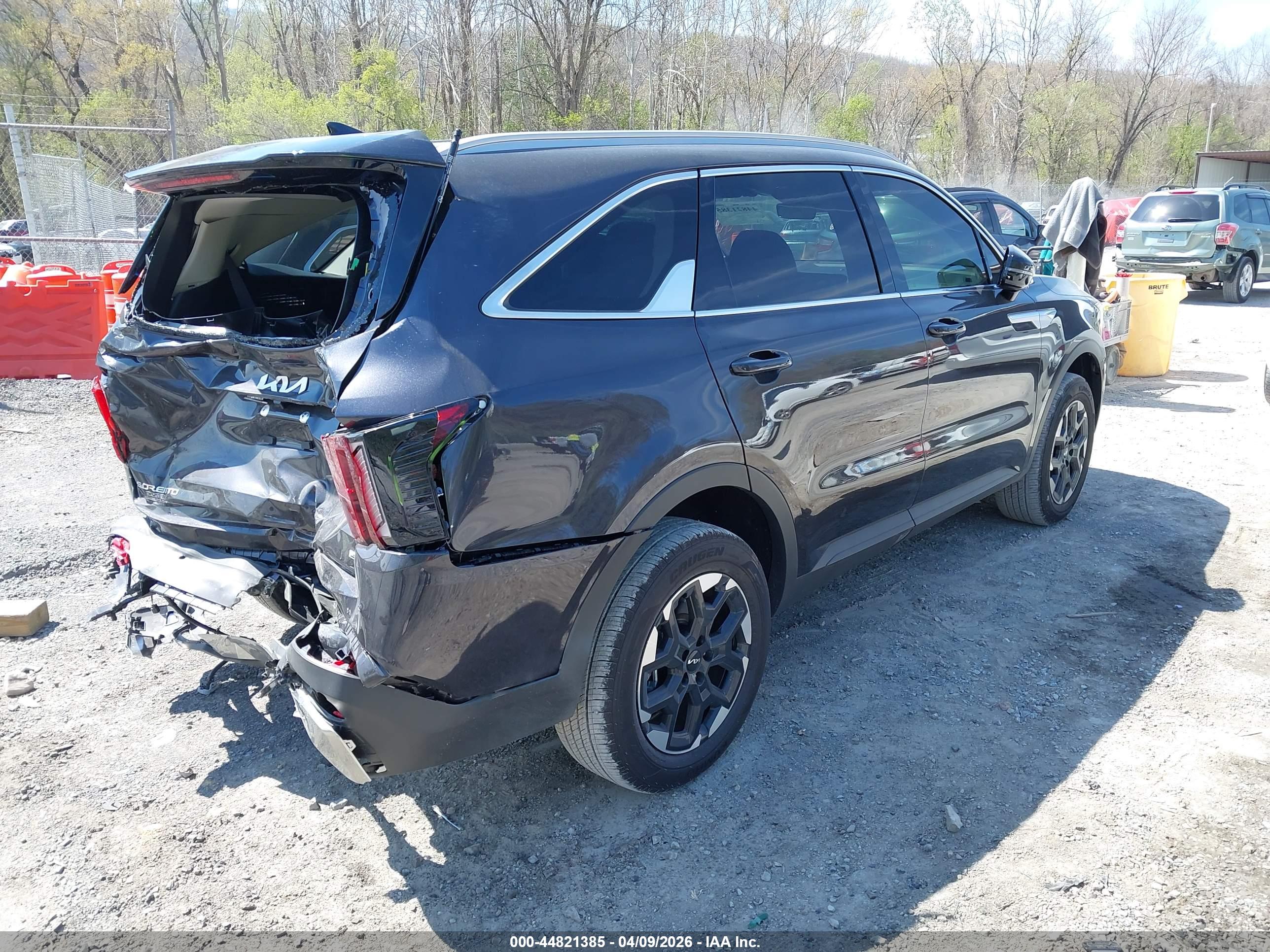 KIA SORENTO image 4