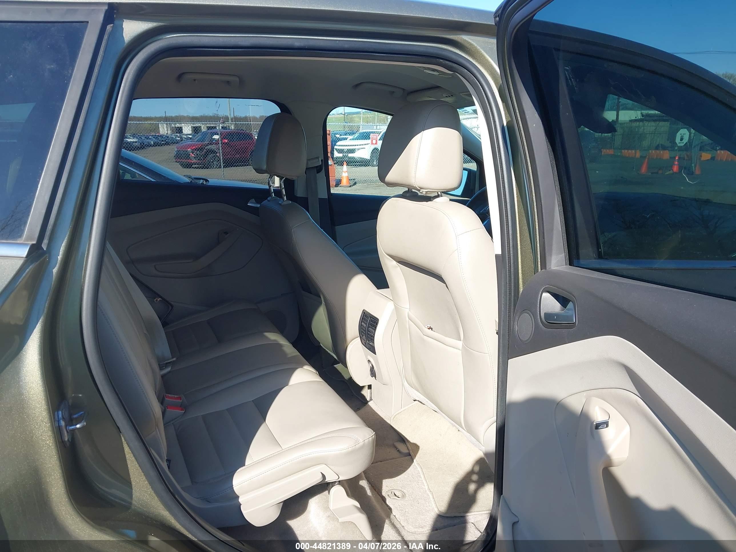 FORD ESCAPE image 8