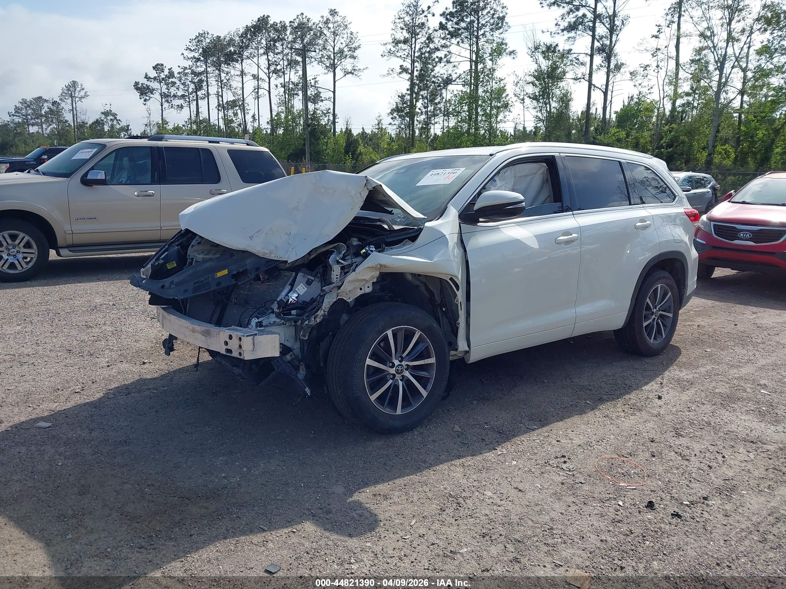 TOYOTA HIGHLANDER image 2