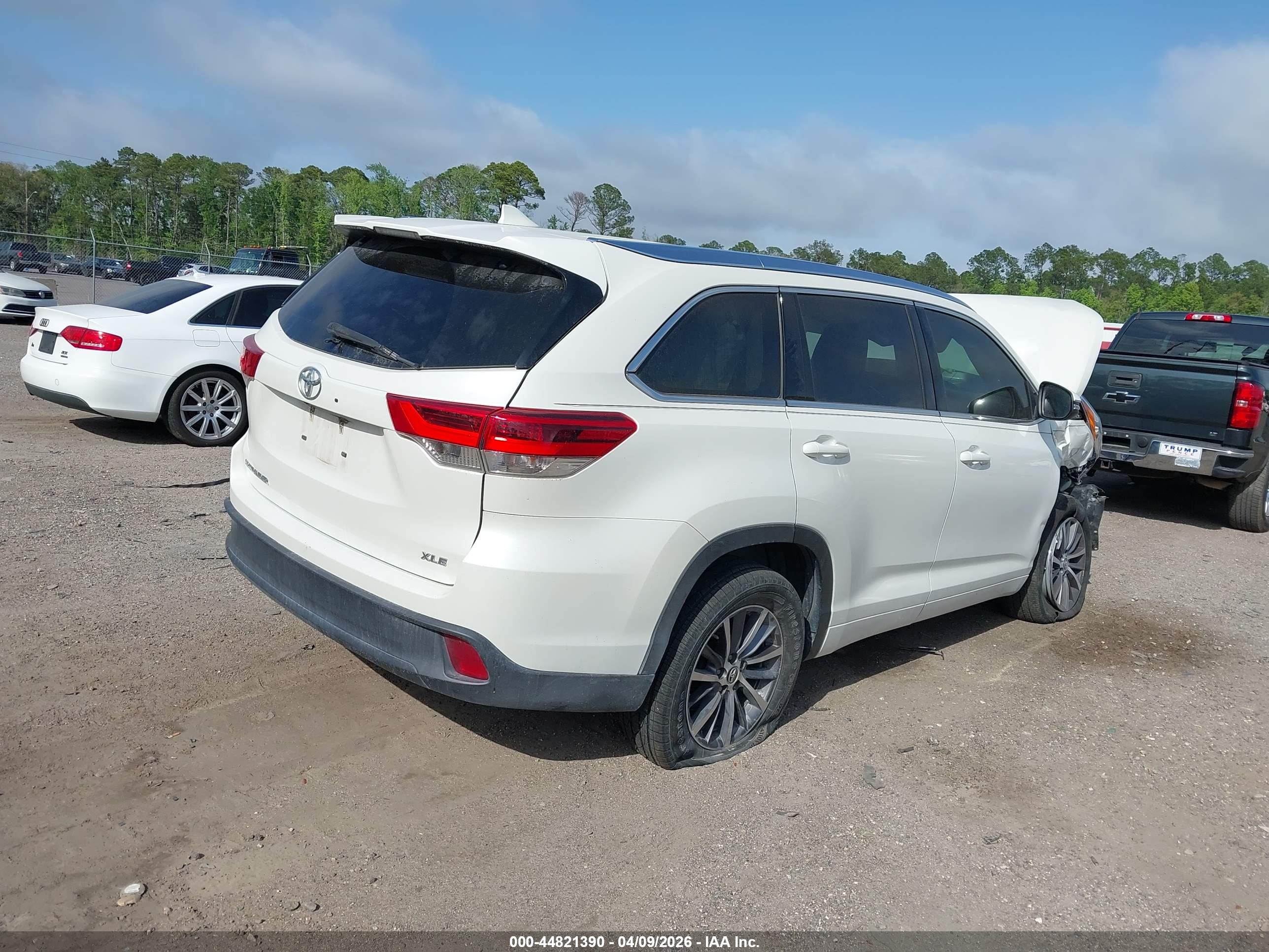 TOYOTA HIGHLANDER image 4