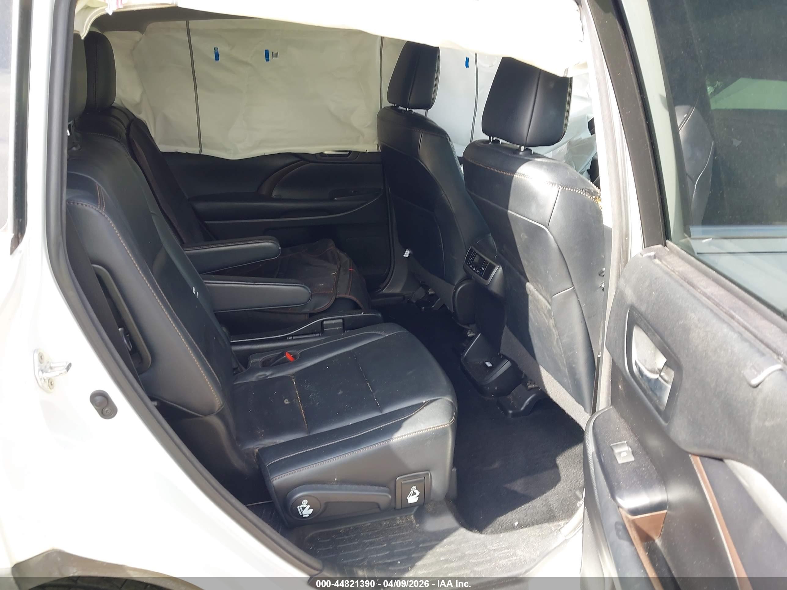 TOYOTA HIGHLANDER image 8