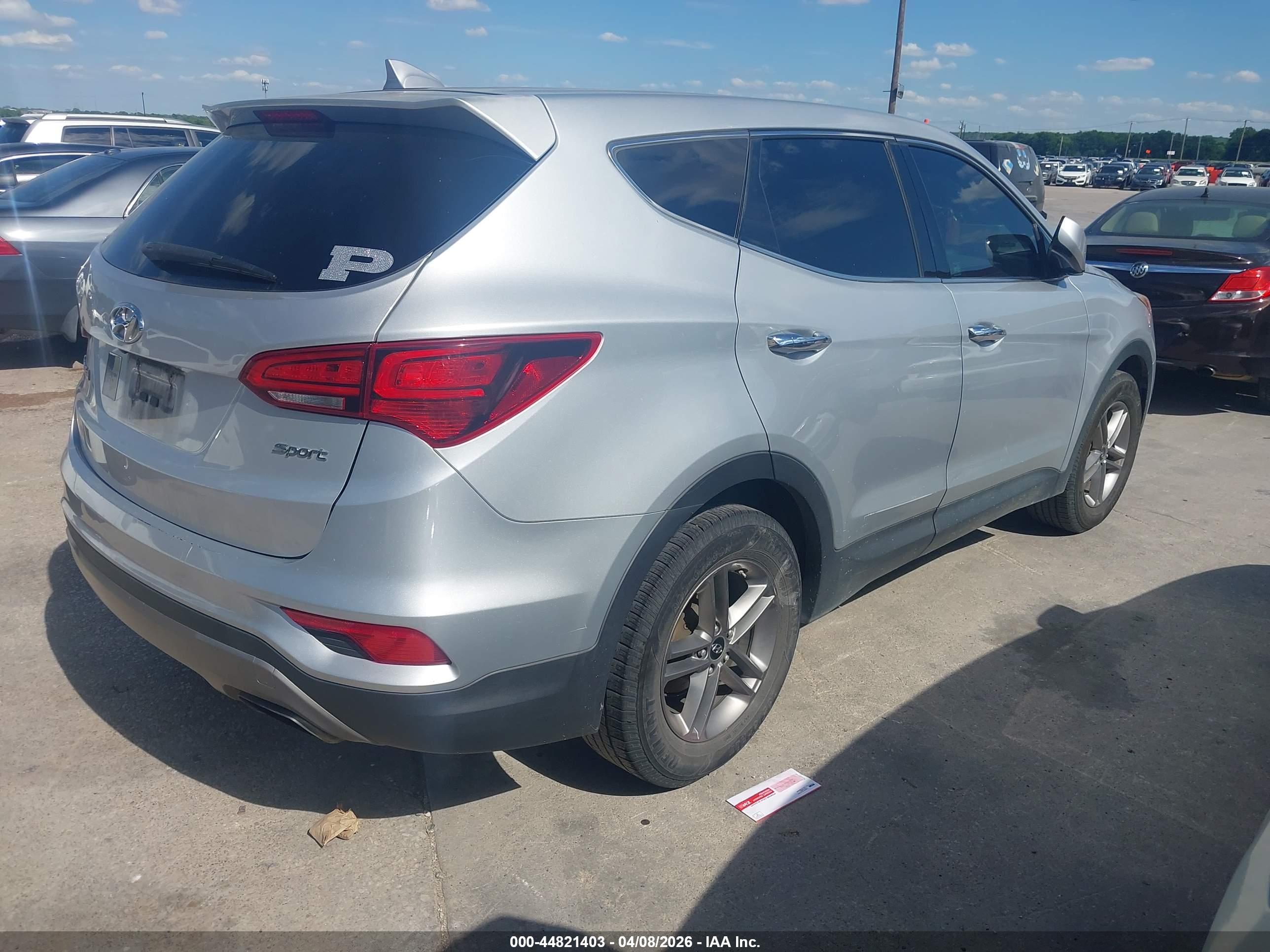 HYUNDAI SANTA image 4