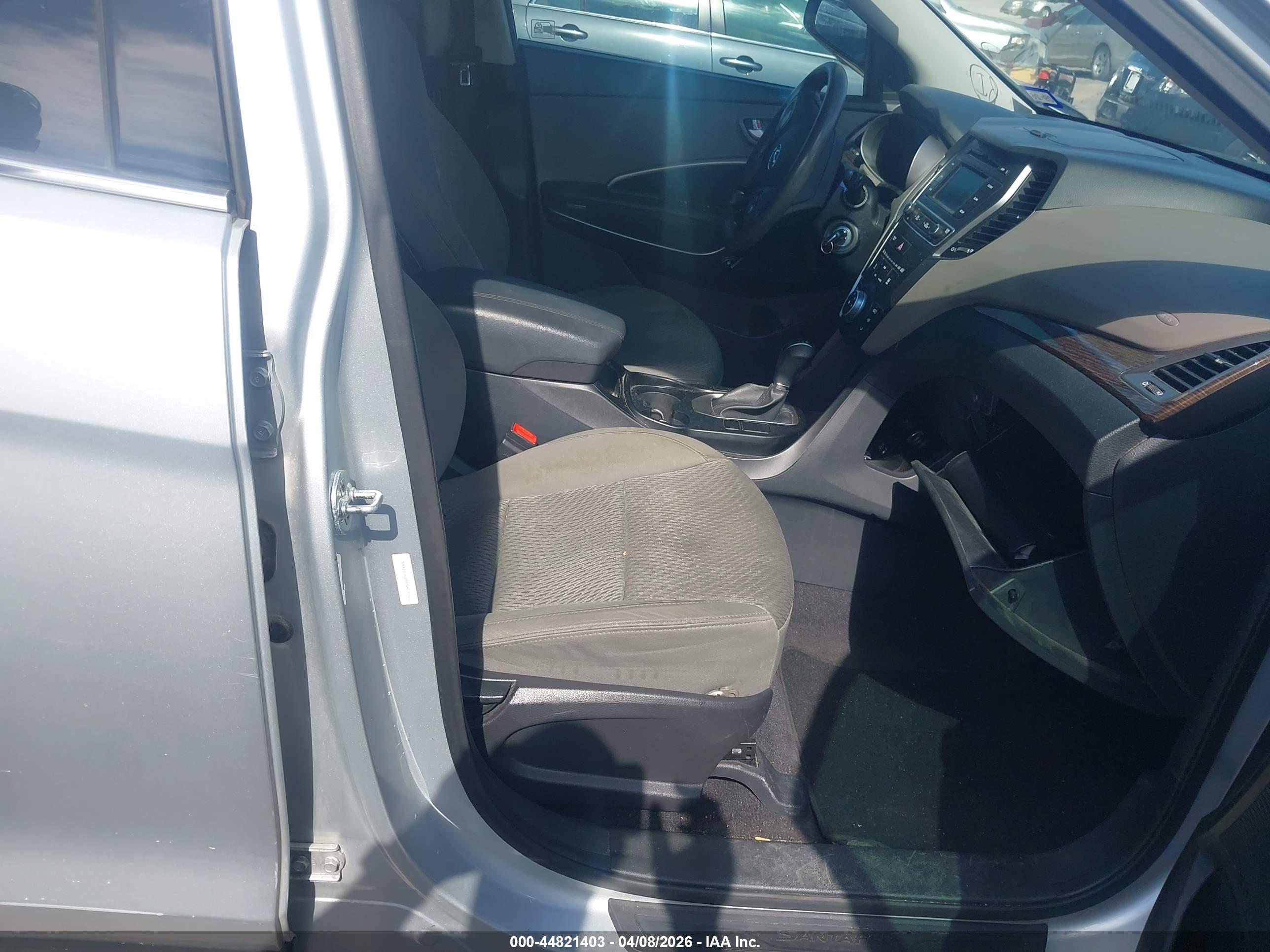 HYUNDAI SANTA image 5