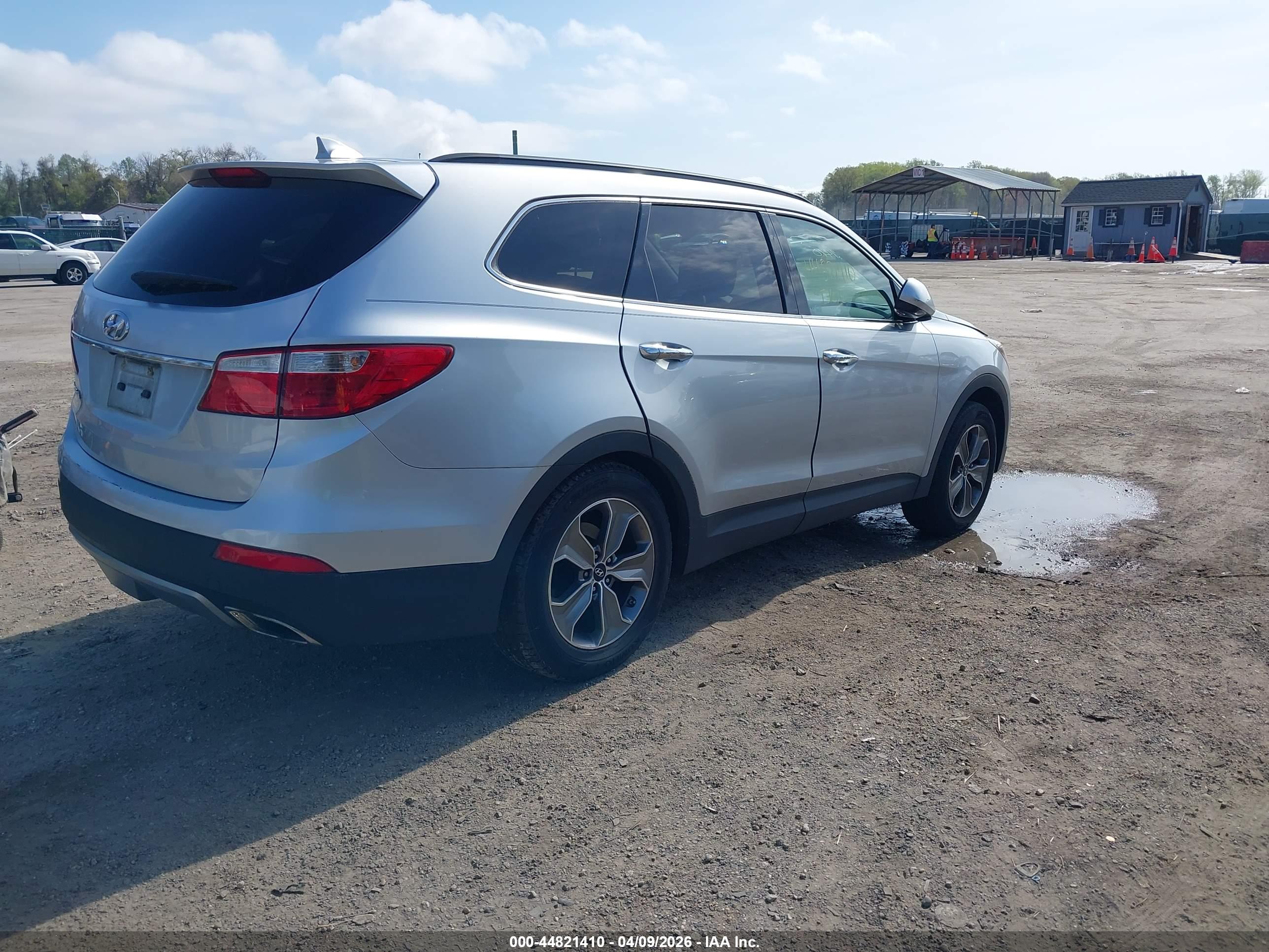 HYUNDAI SANTA image 4