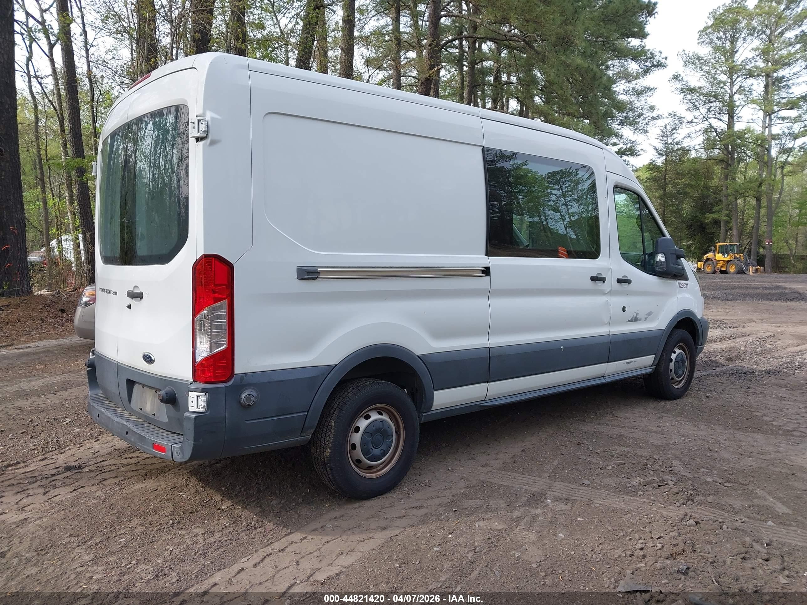 FORD TRANSIT-250 image 4