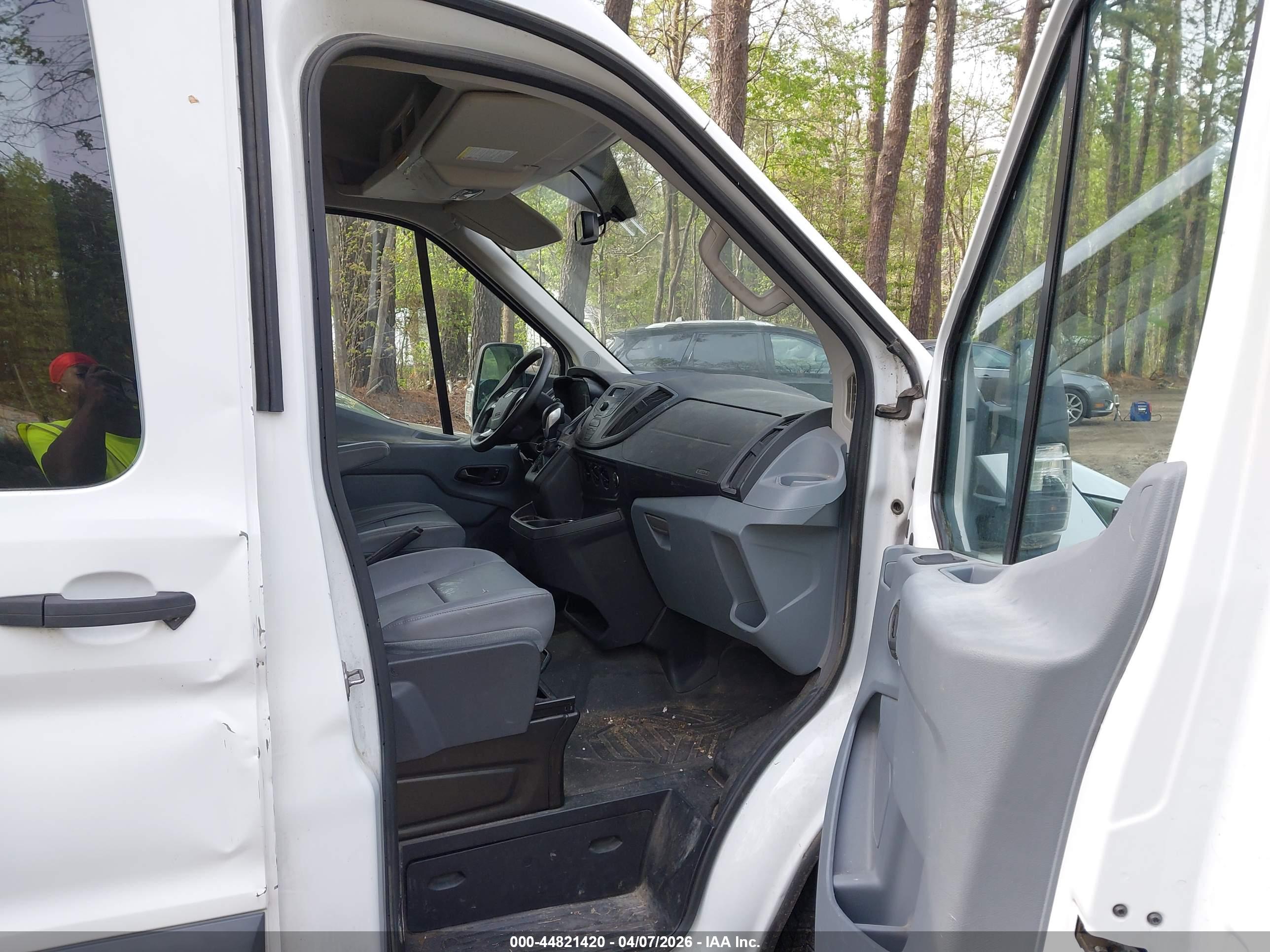 FORD TRANSIT-250 image 5