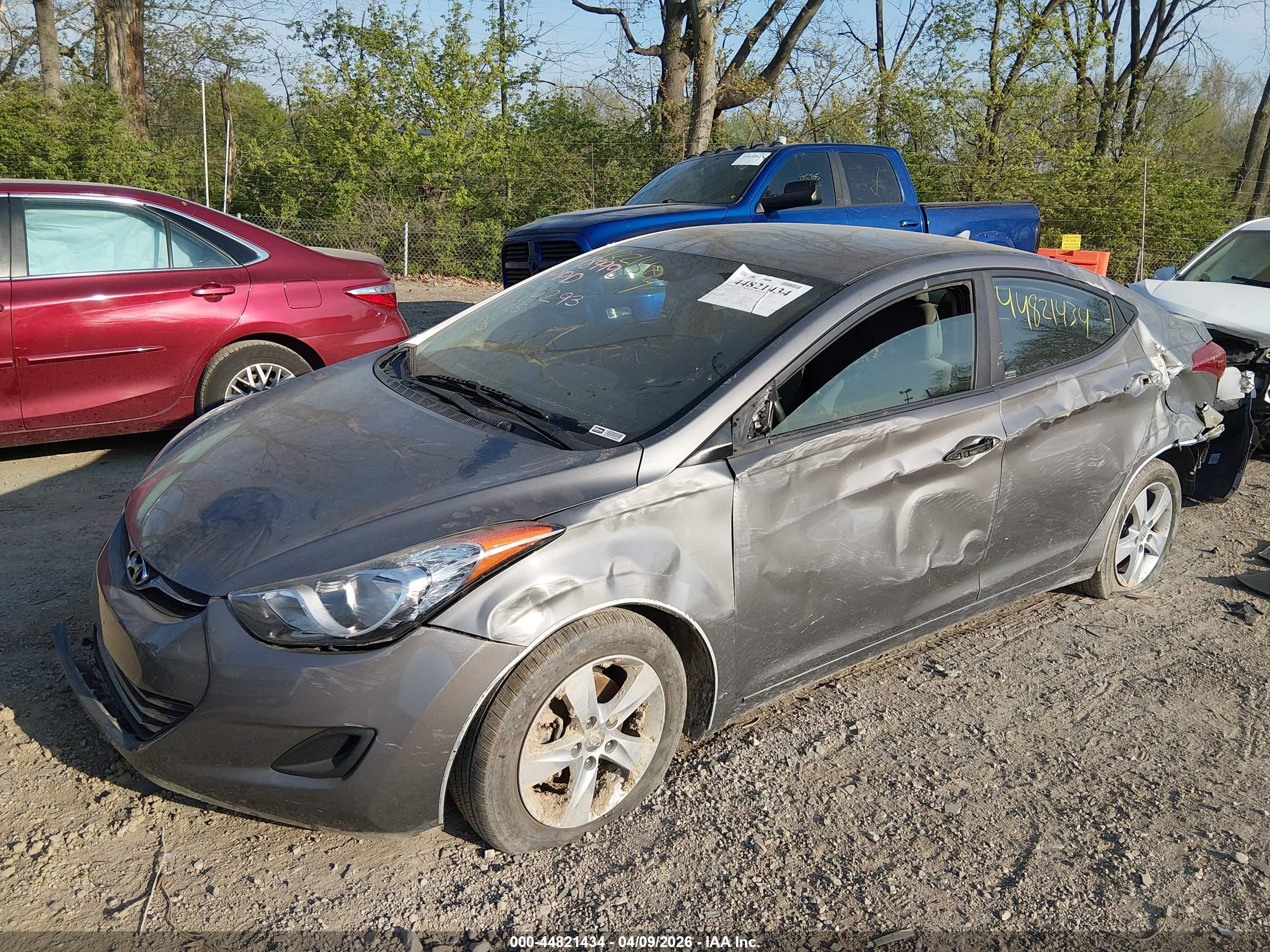 HYUNDAI ELANTRA image 2