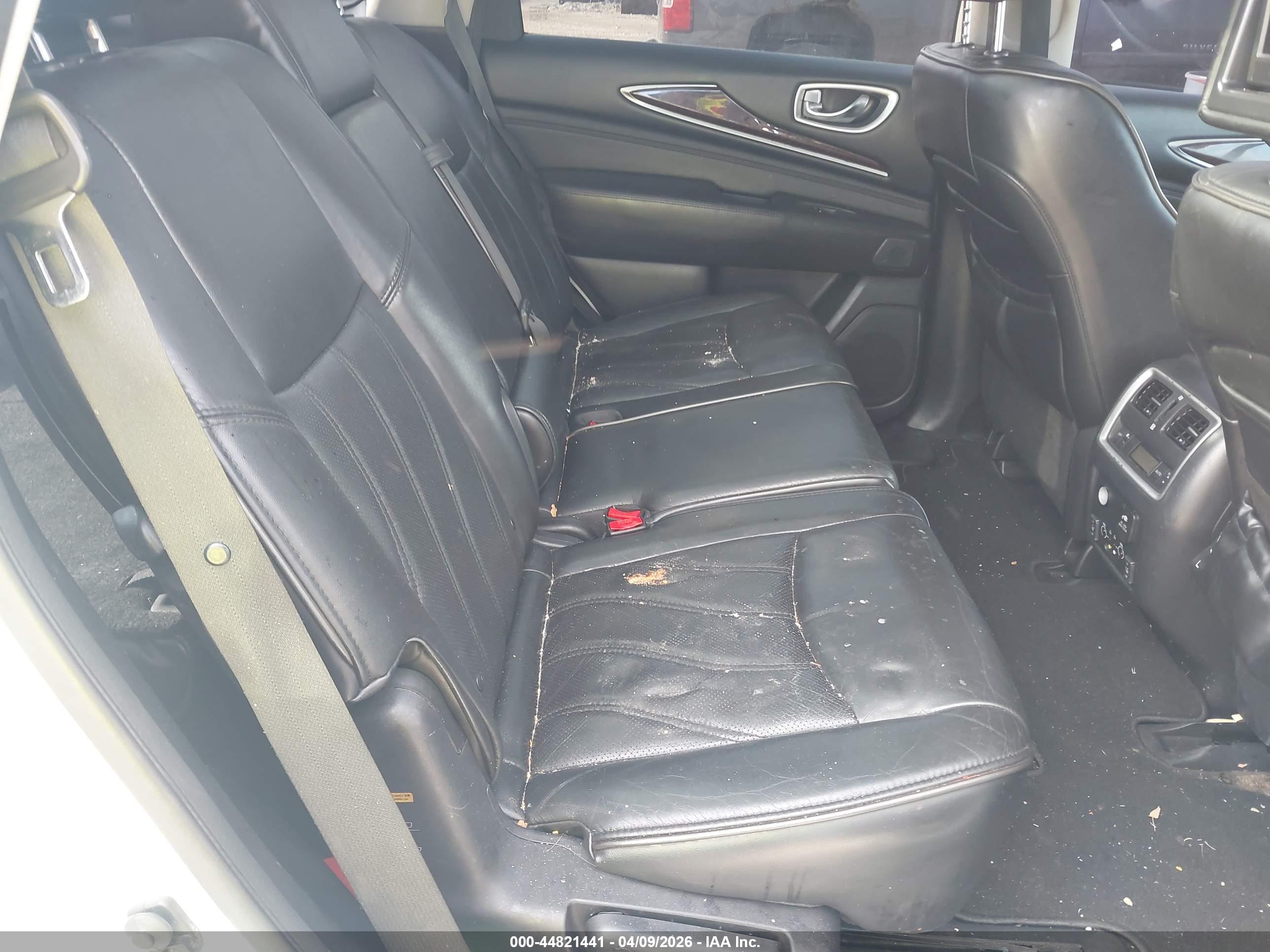 INFINITI JX35 image 8