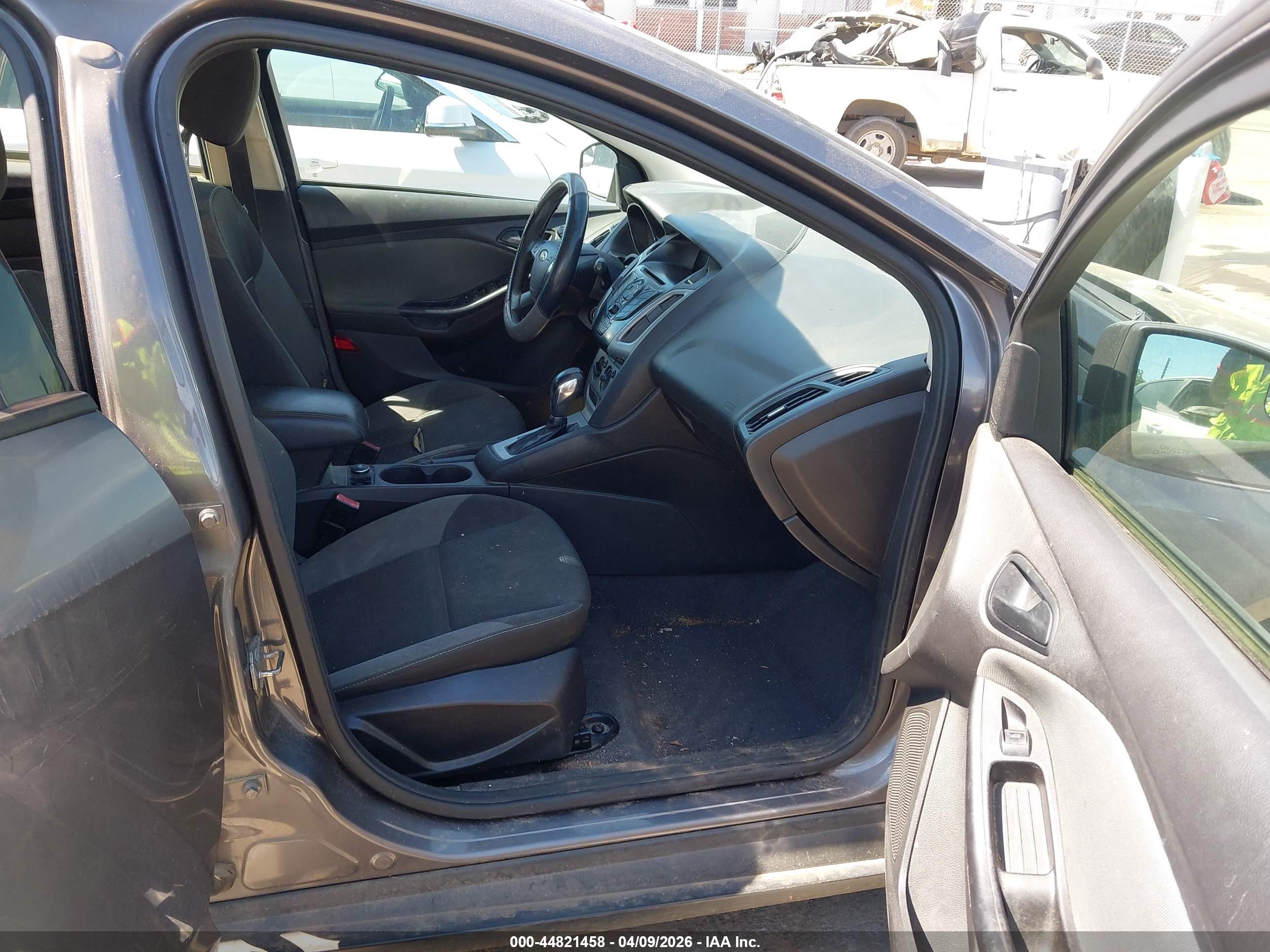 FORD FOCUS image 5
