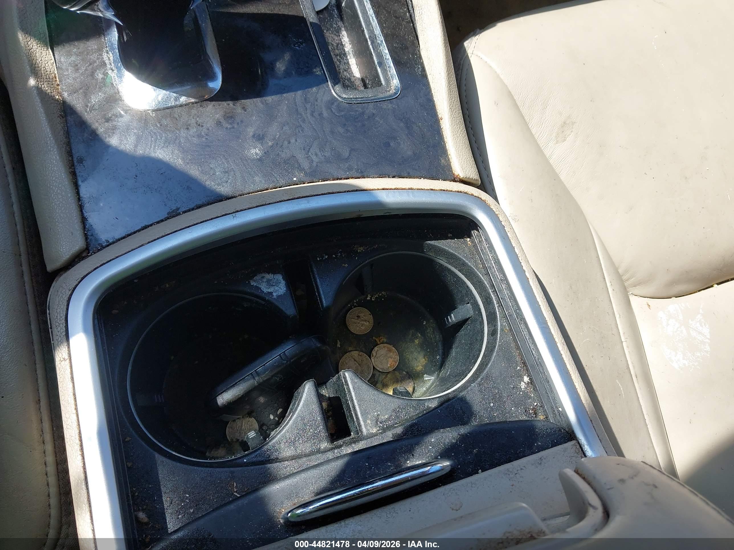 CHRYSLER 300 image 11