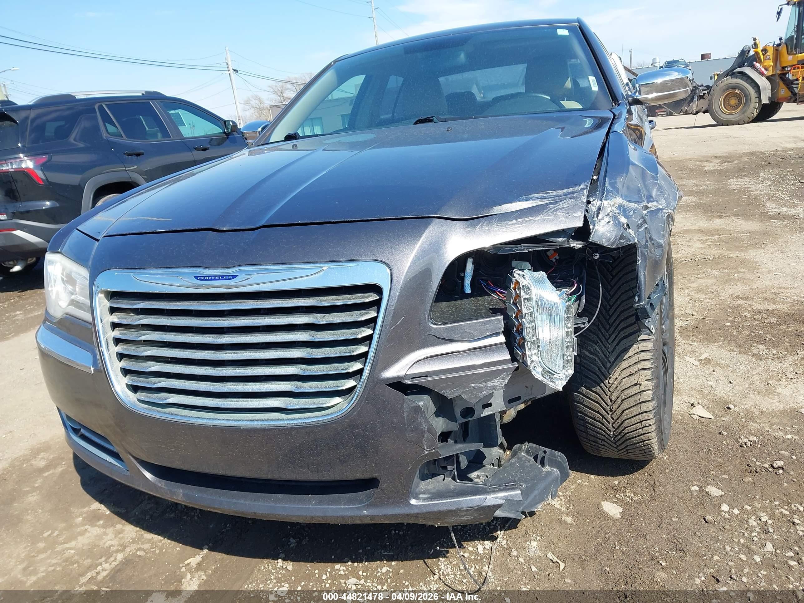 CHRYSLER 300 image 6
