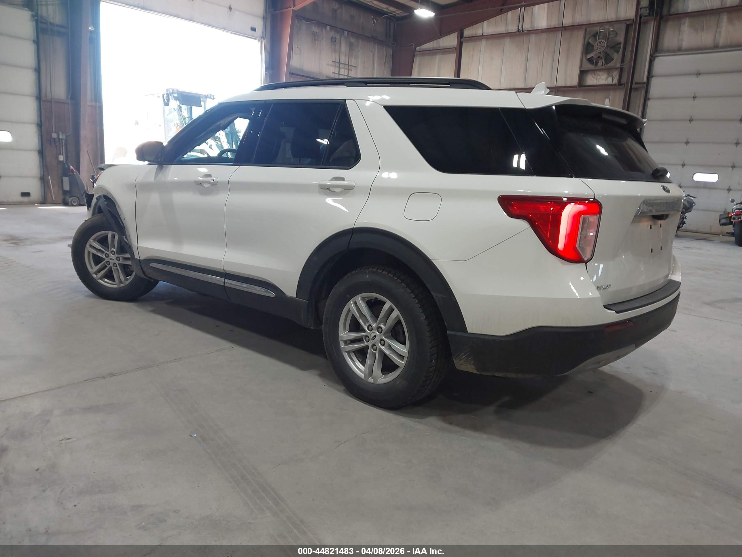 FORD EXPLORER image 3