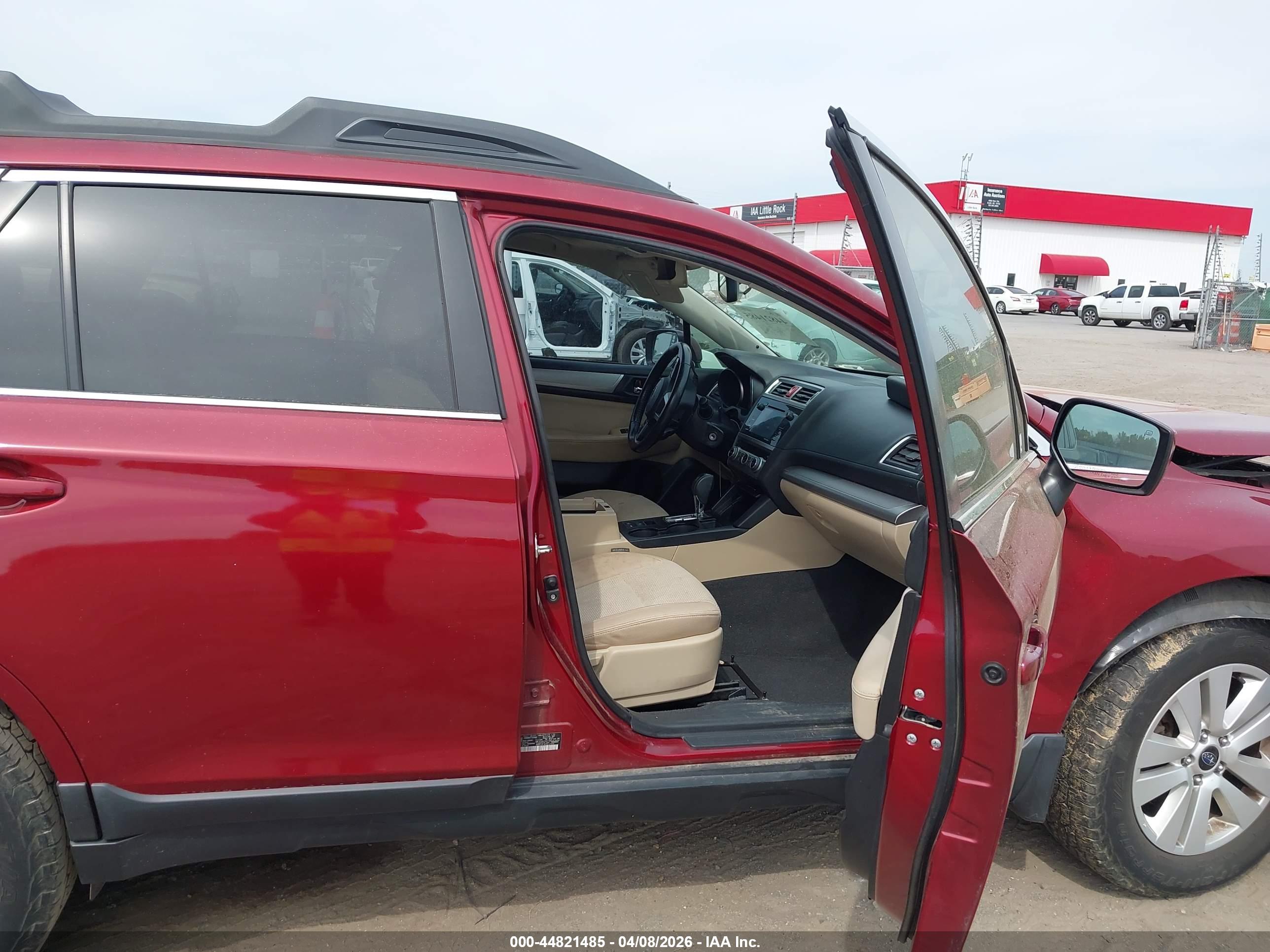 SUBARU OUTBACK image 5