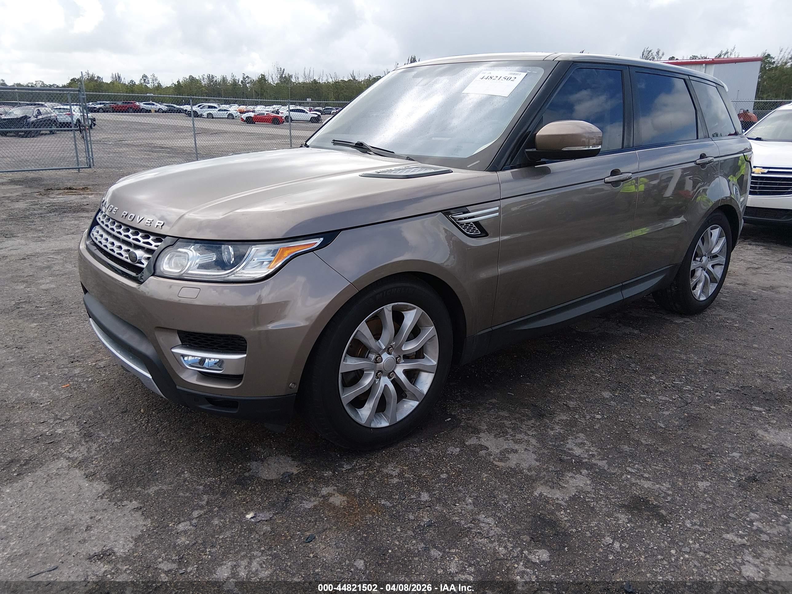 LAND ROVER image 2