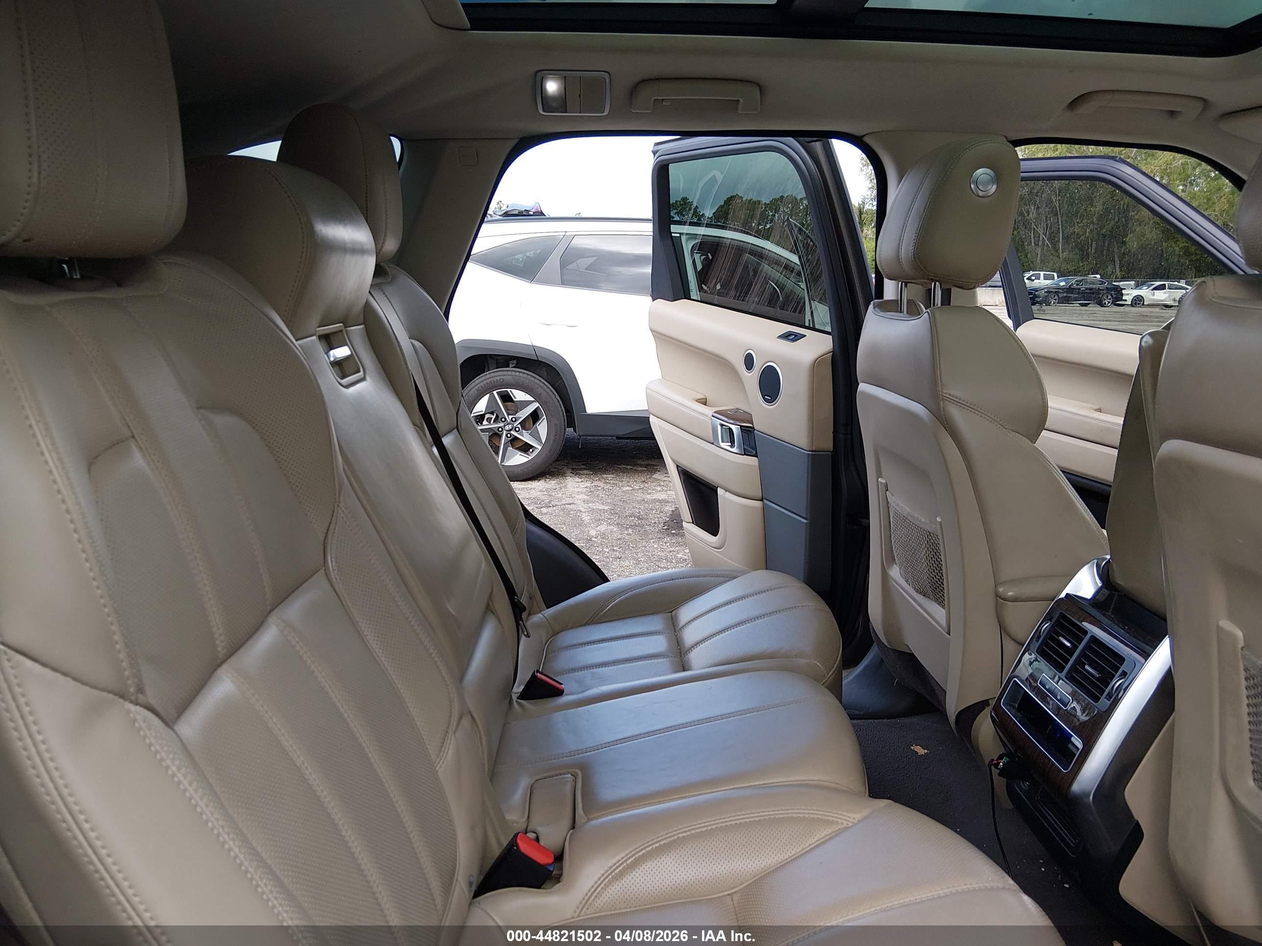 LAND ROVER image 8
