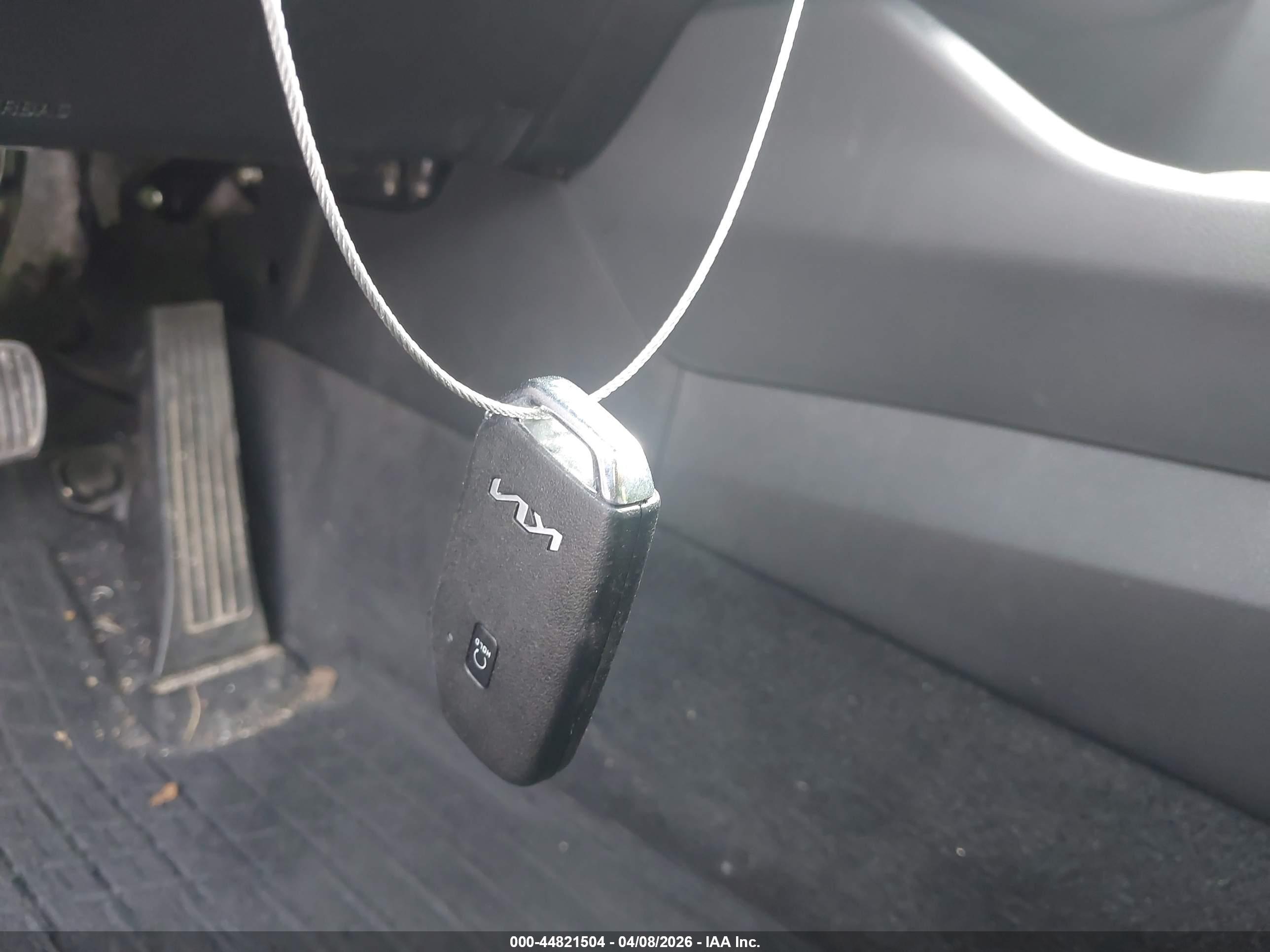 KIA K5 image 11
