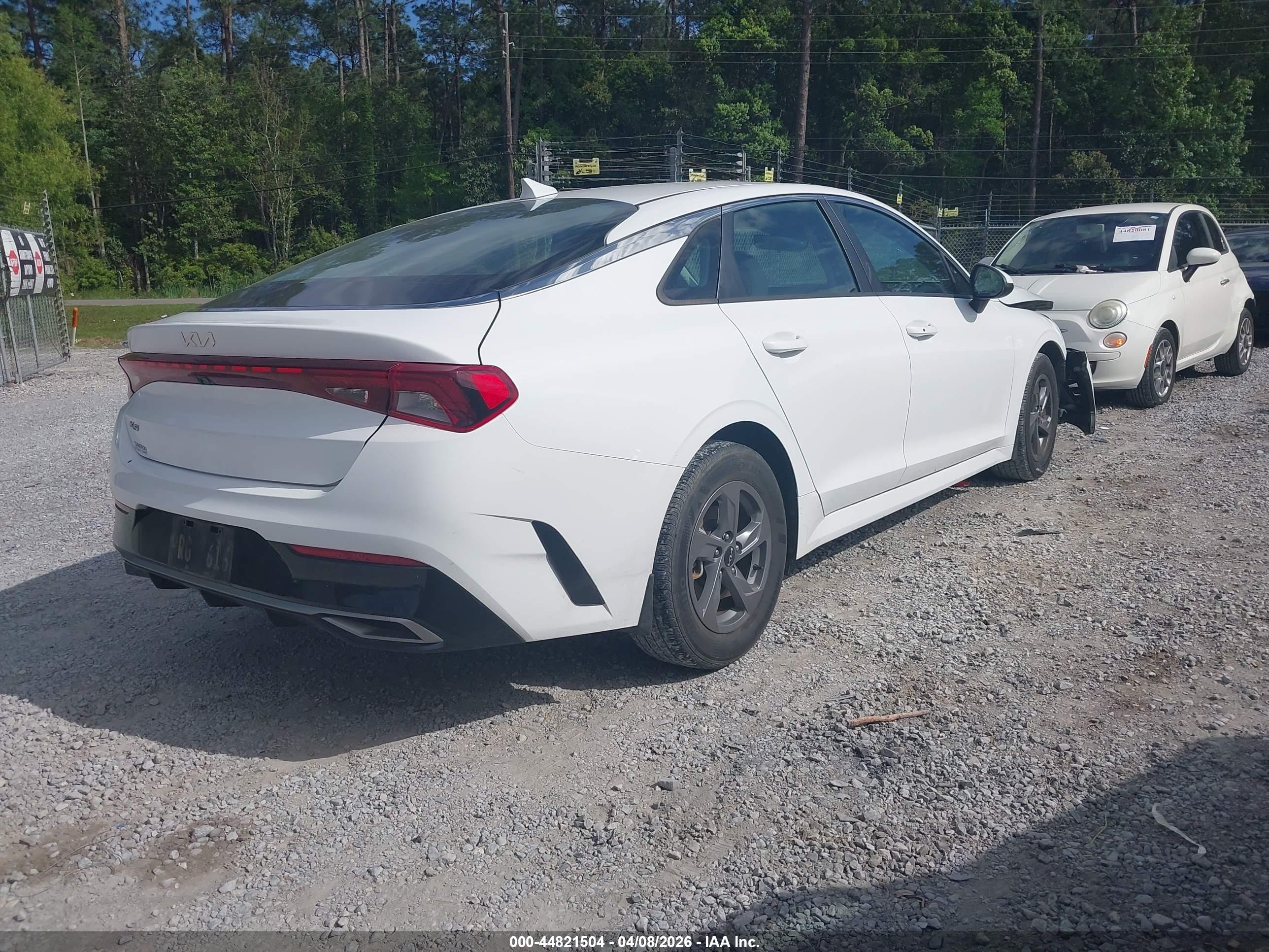 KIA K5 image 4