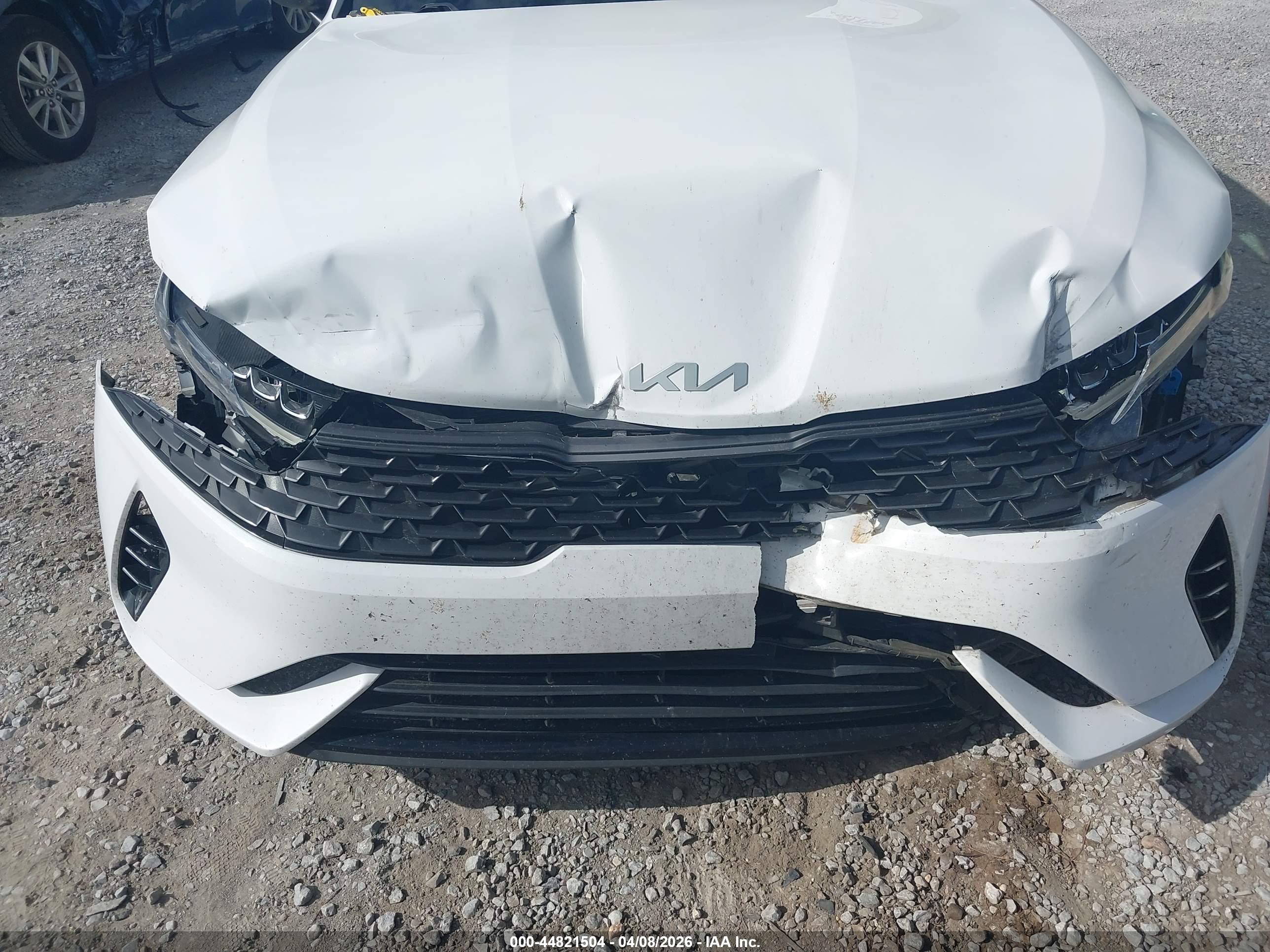 KIA K5 image 6