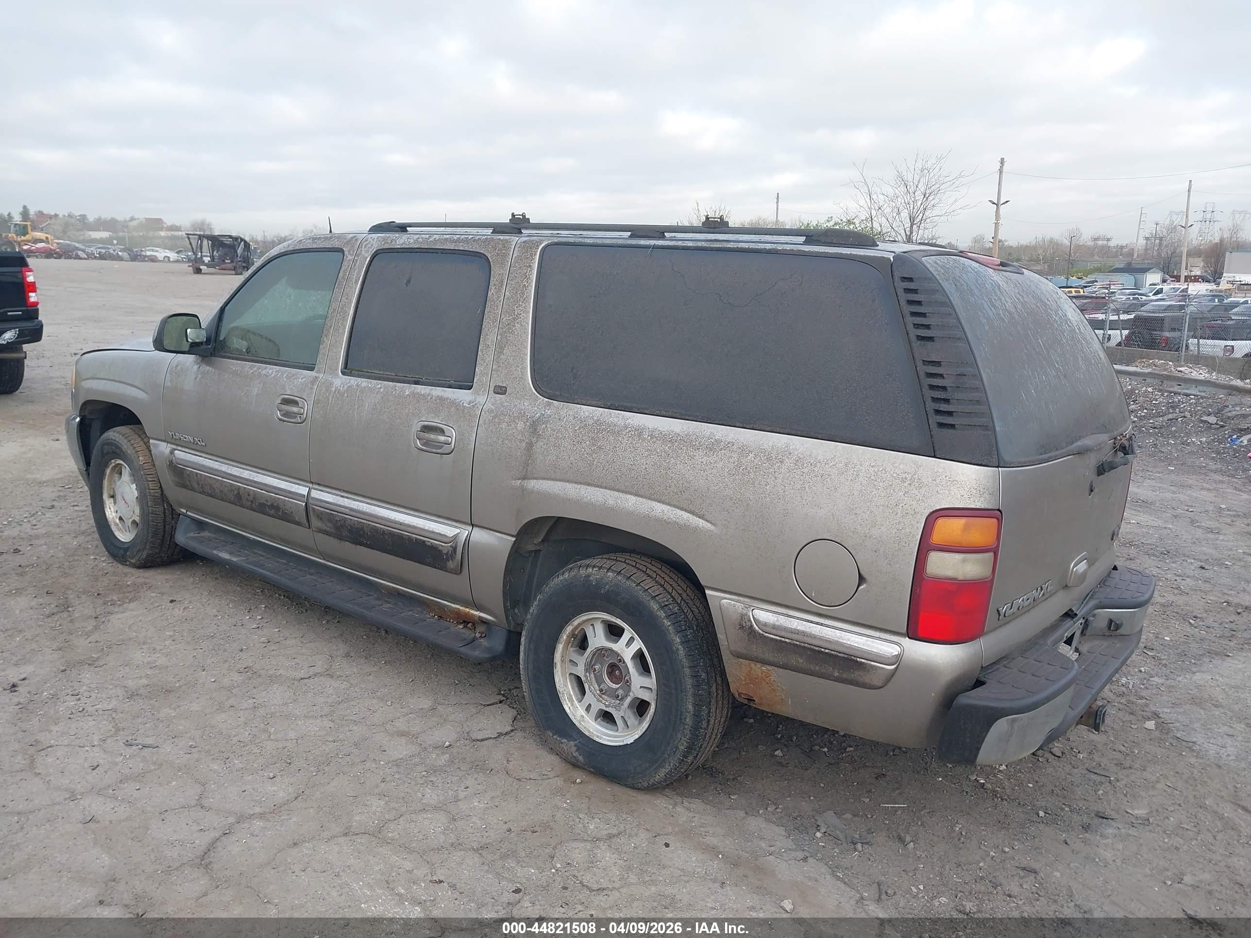 GMC YUKON image 3