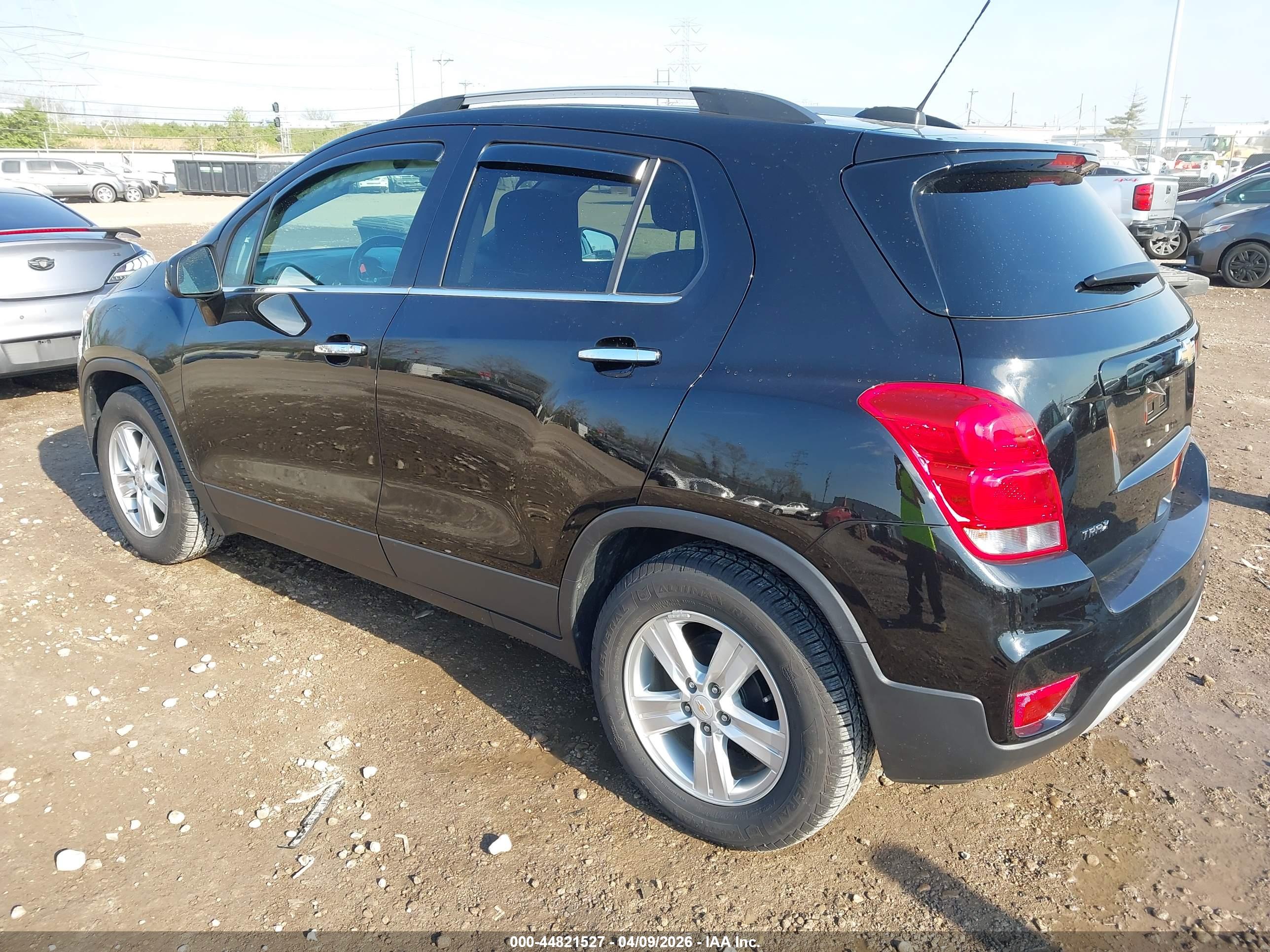 CHEVROLET TRAX image 3