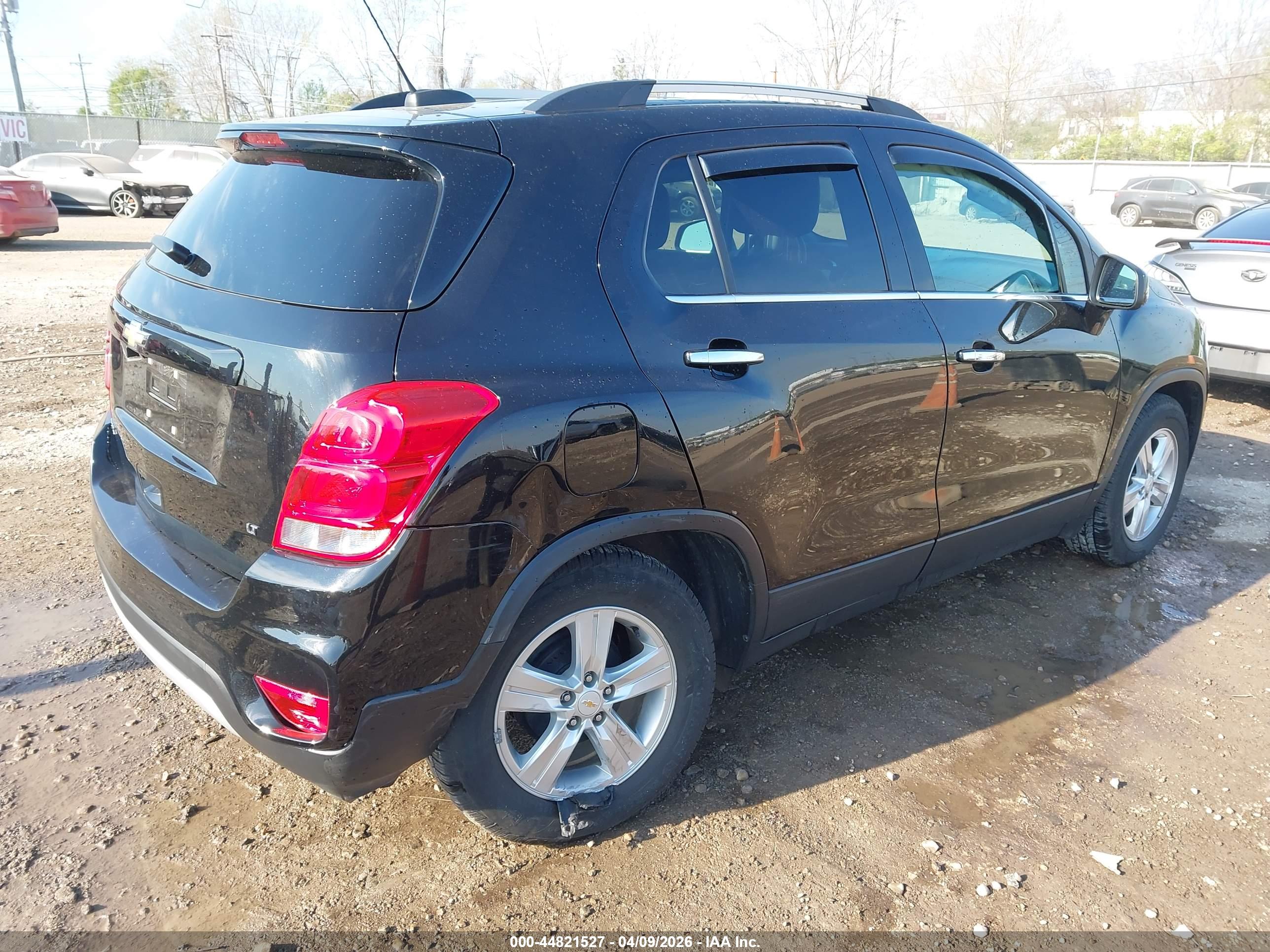 CHEVROLET TRAX image 4