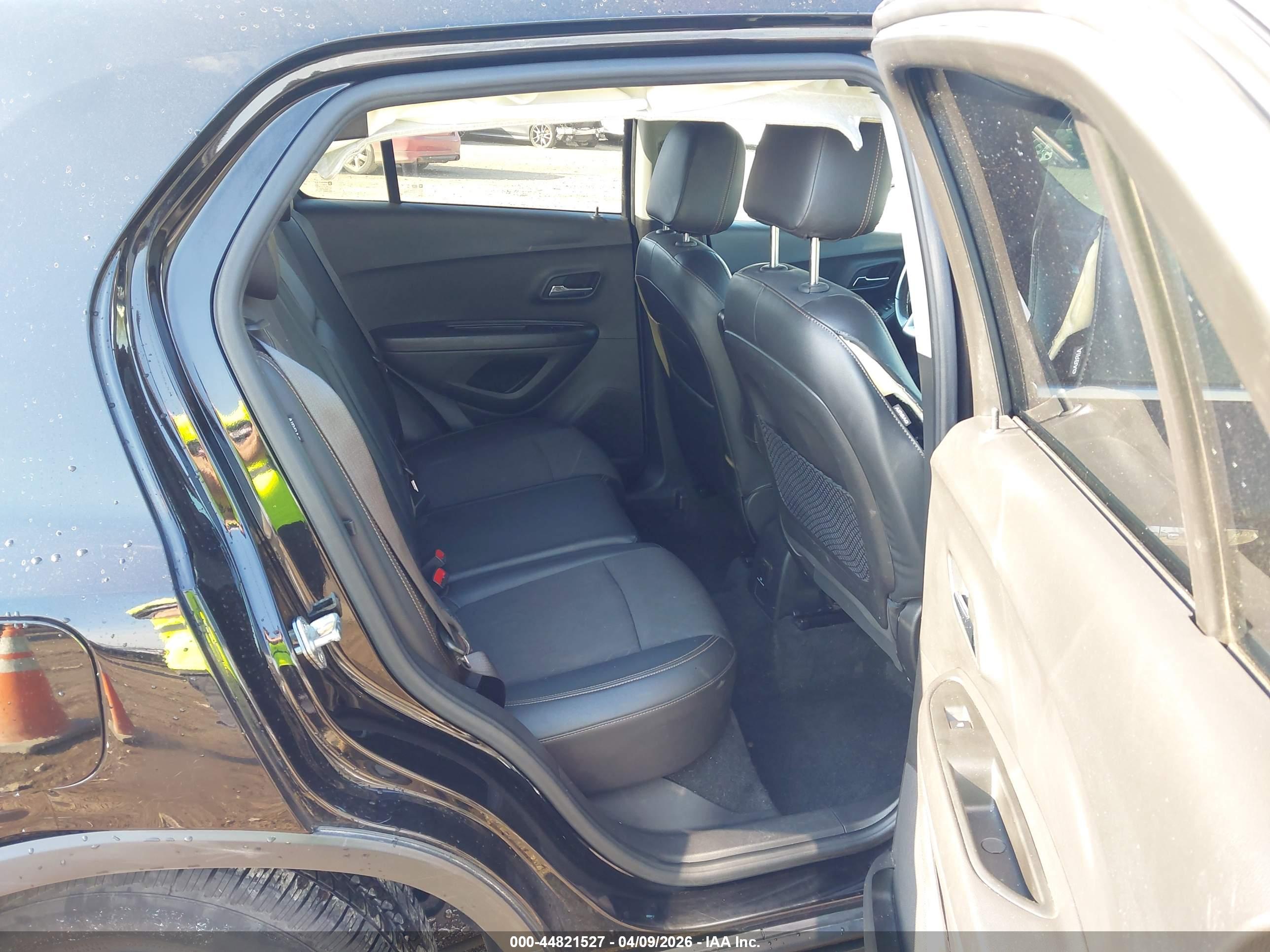CHEVROLET TRAX image 8