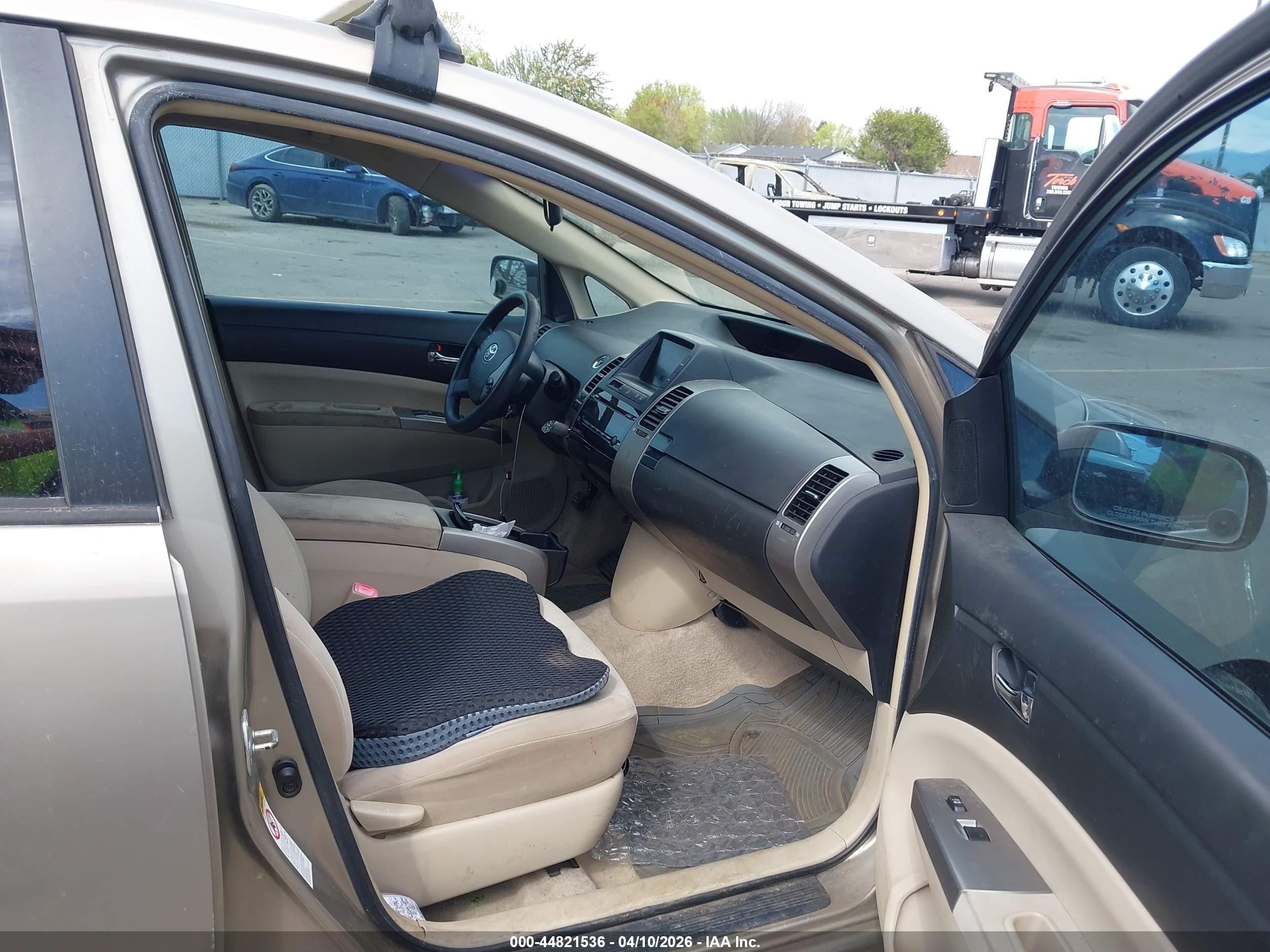 TOYOTA PRIUS image 5