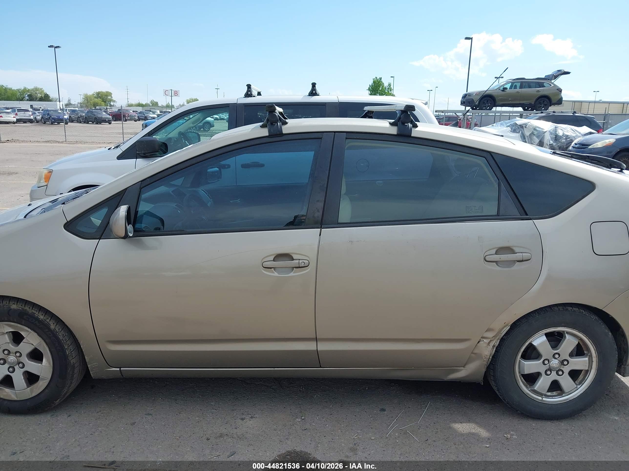 TOYOTA PRIUS image 6