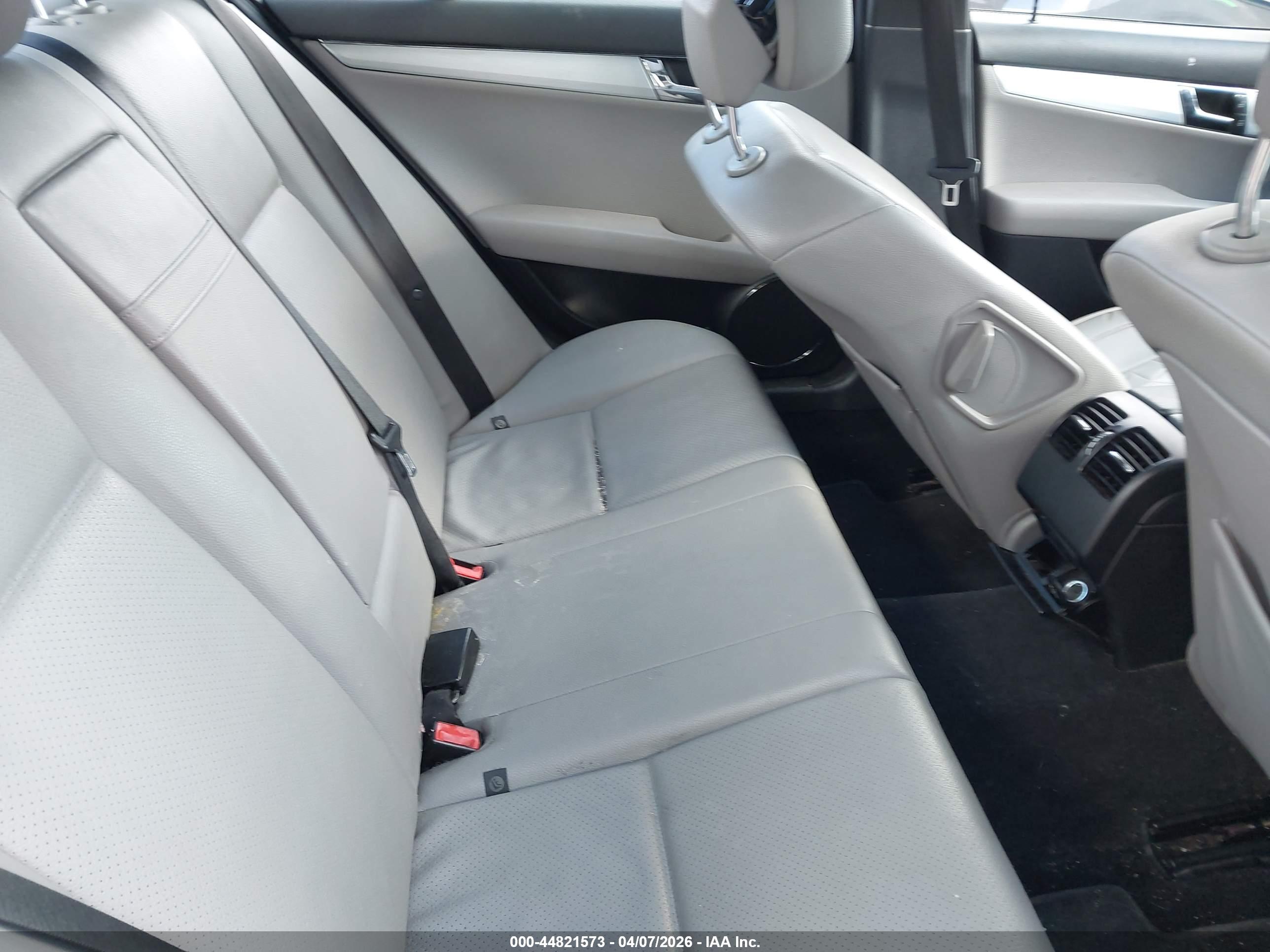 MERCEDES-BENZ C image 8