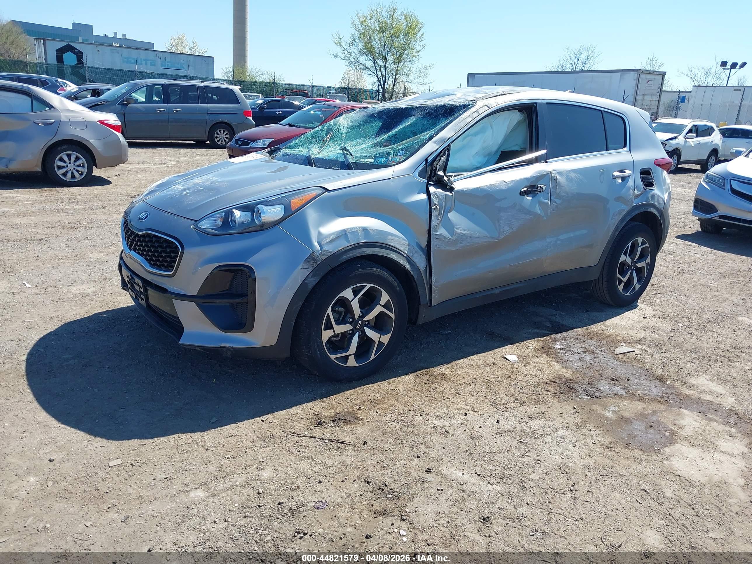 KIA SPORTAGE image 2