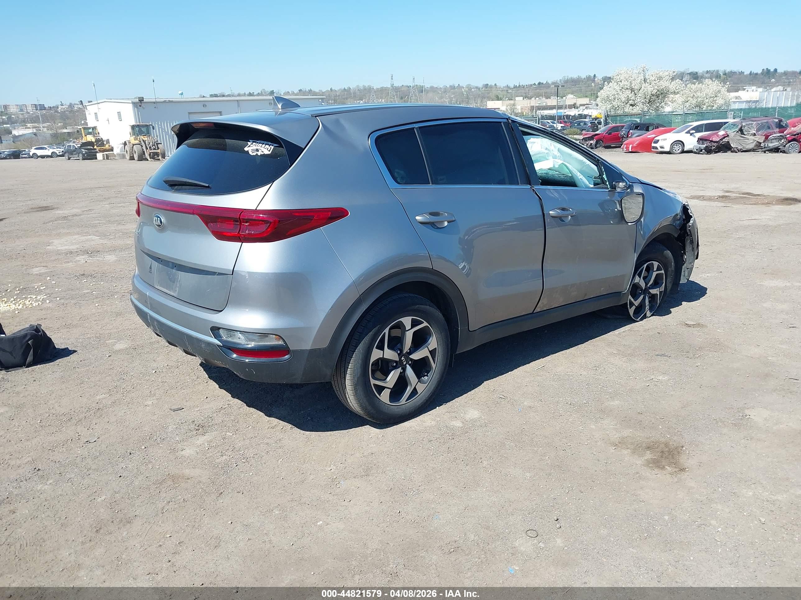 KIA SPORTAGE image 4