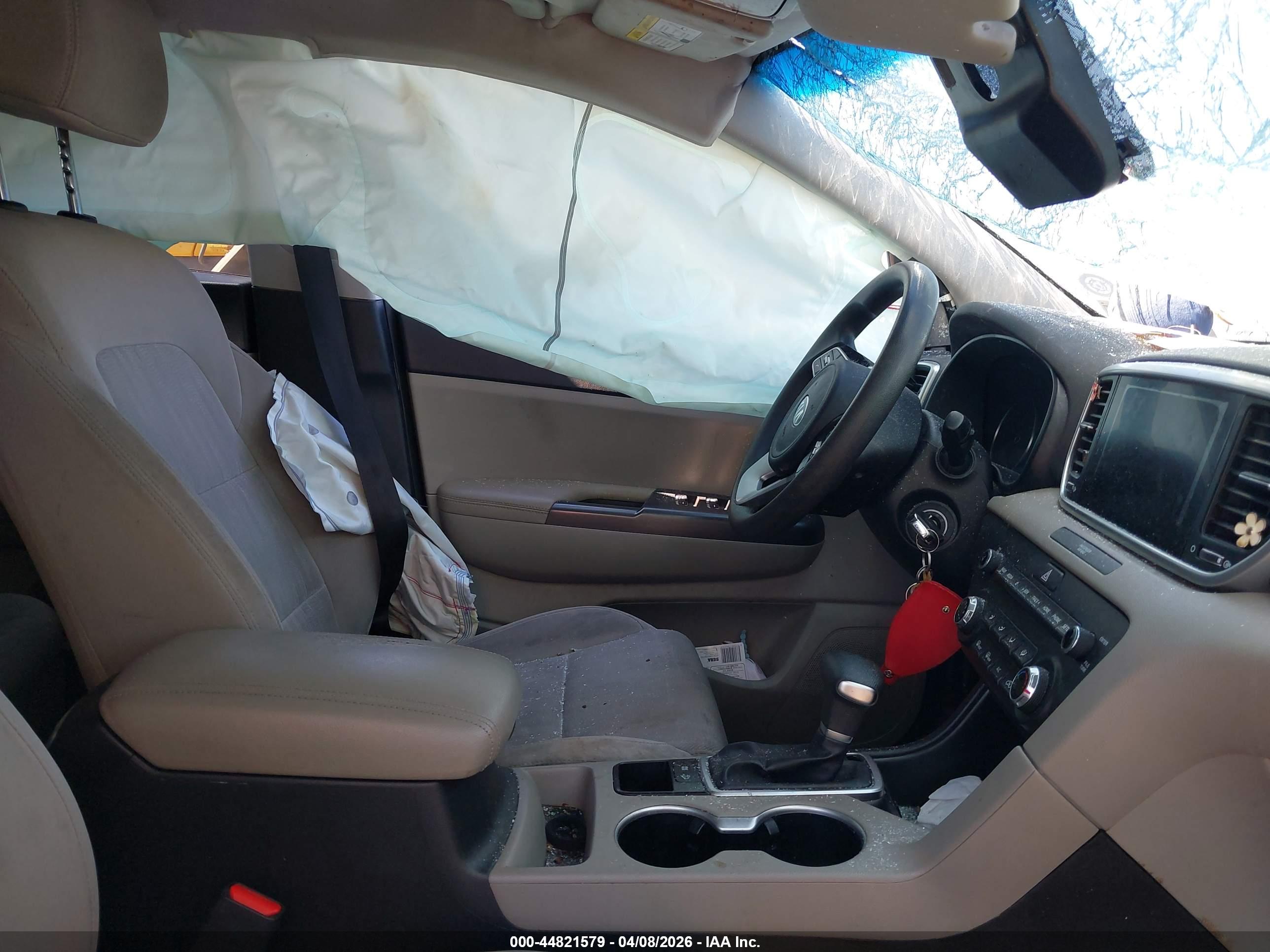 KIA SPORTAGE image 5