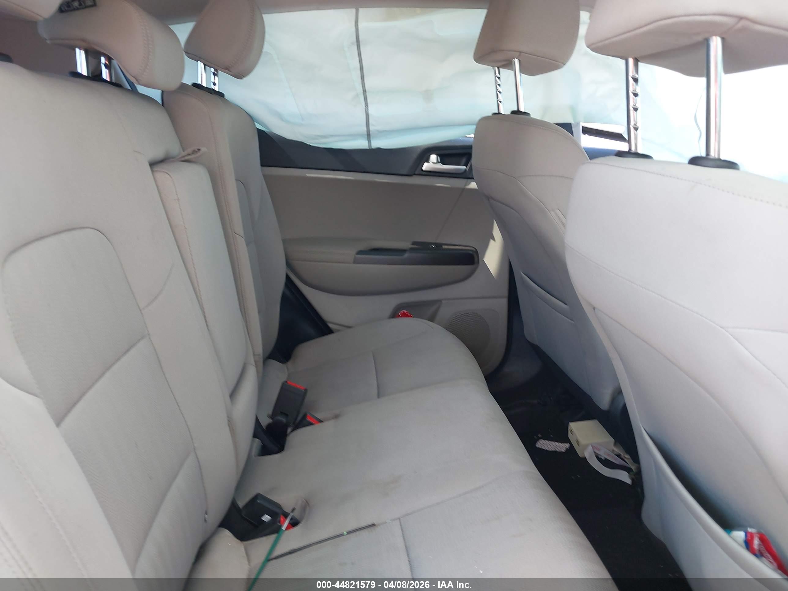 KIA SPORTAGE image 8