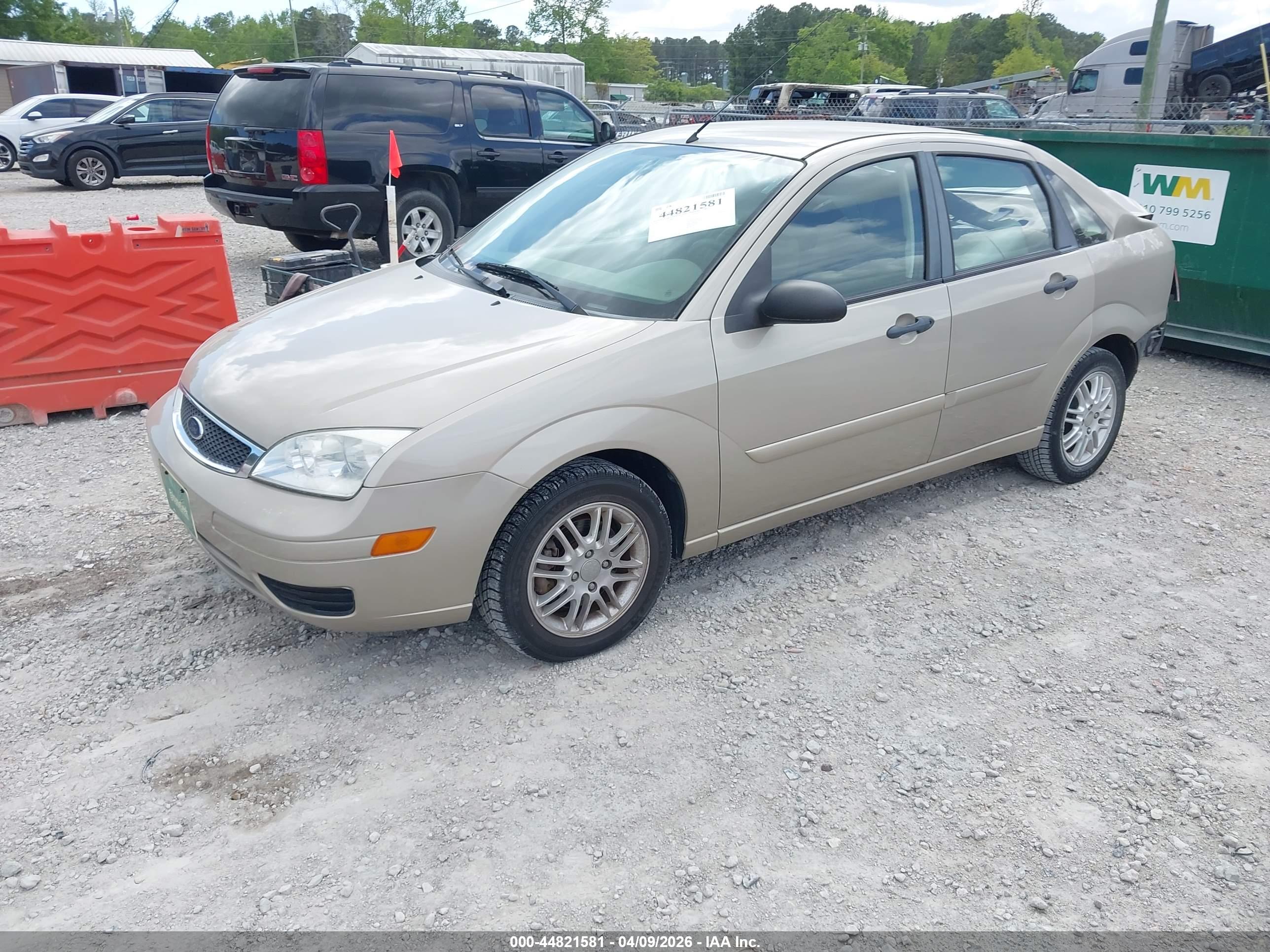 FORD FOCUS image 2