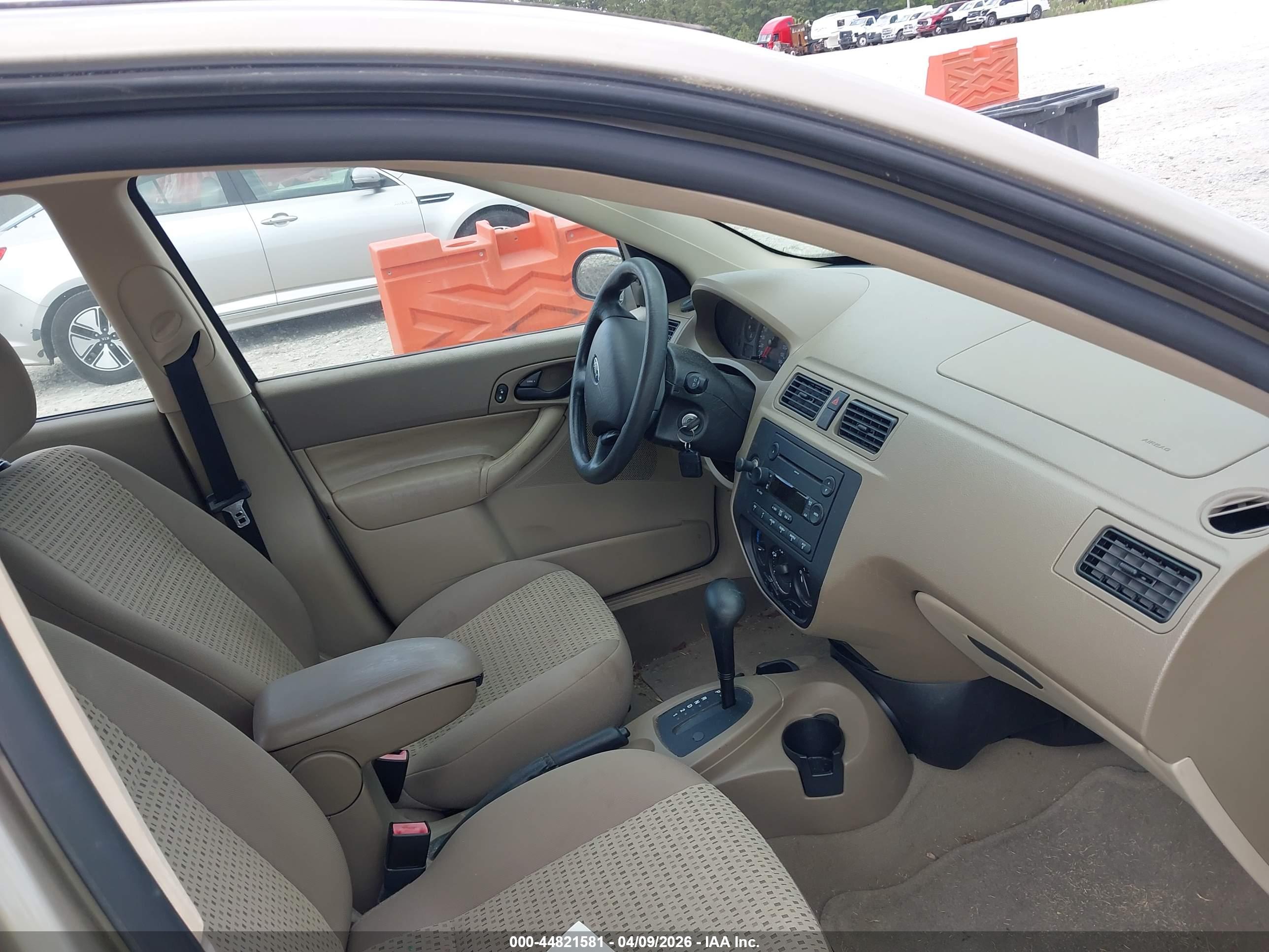 FORD FOCUS image 5