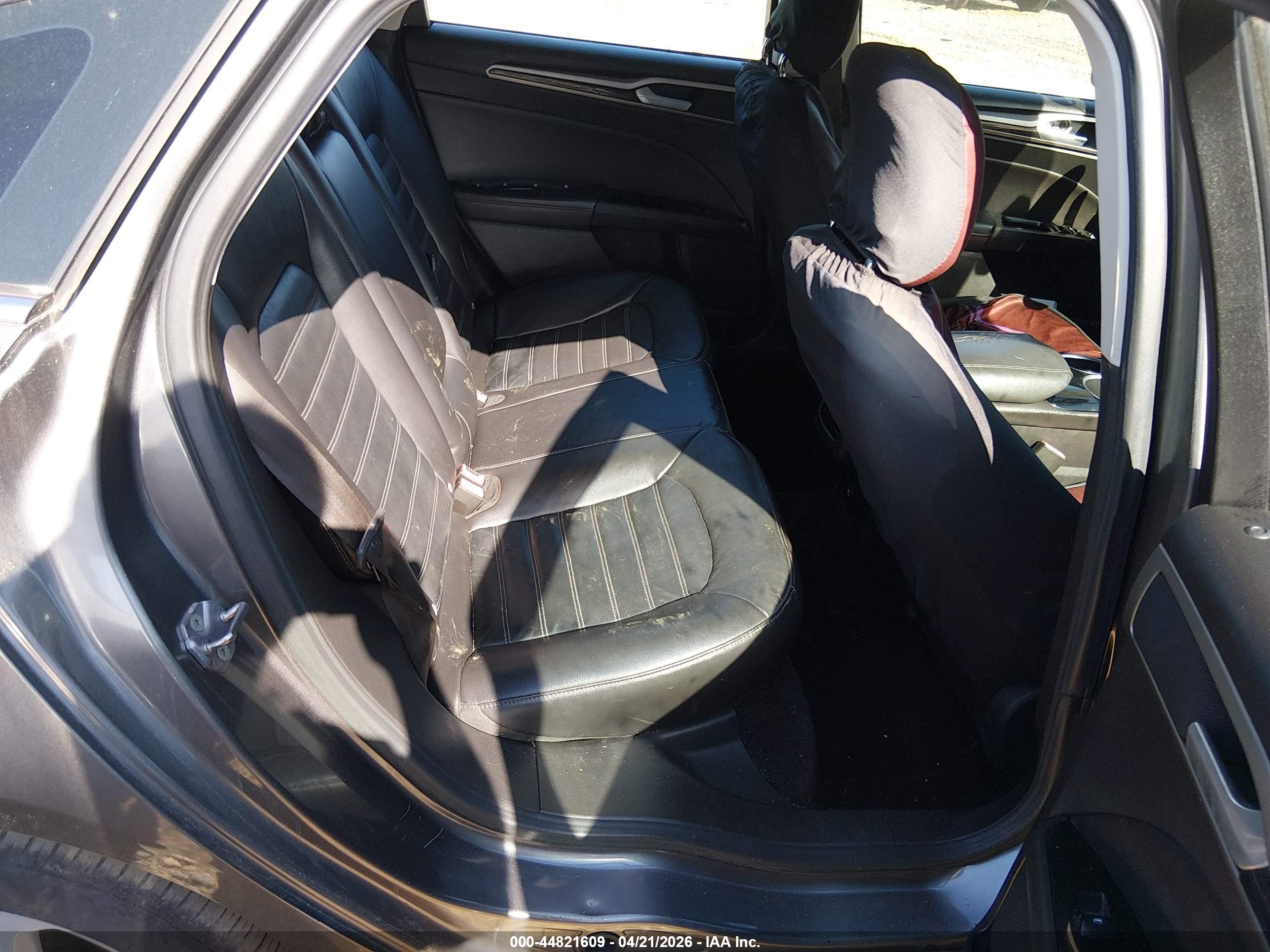 FORD FUSION image 8