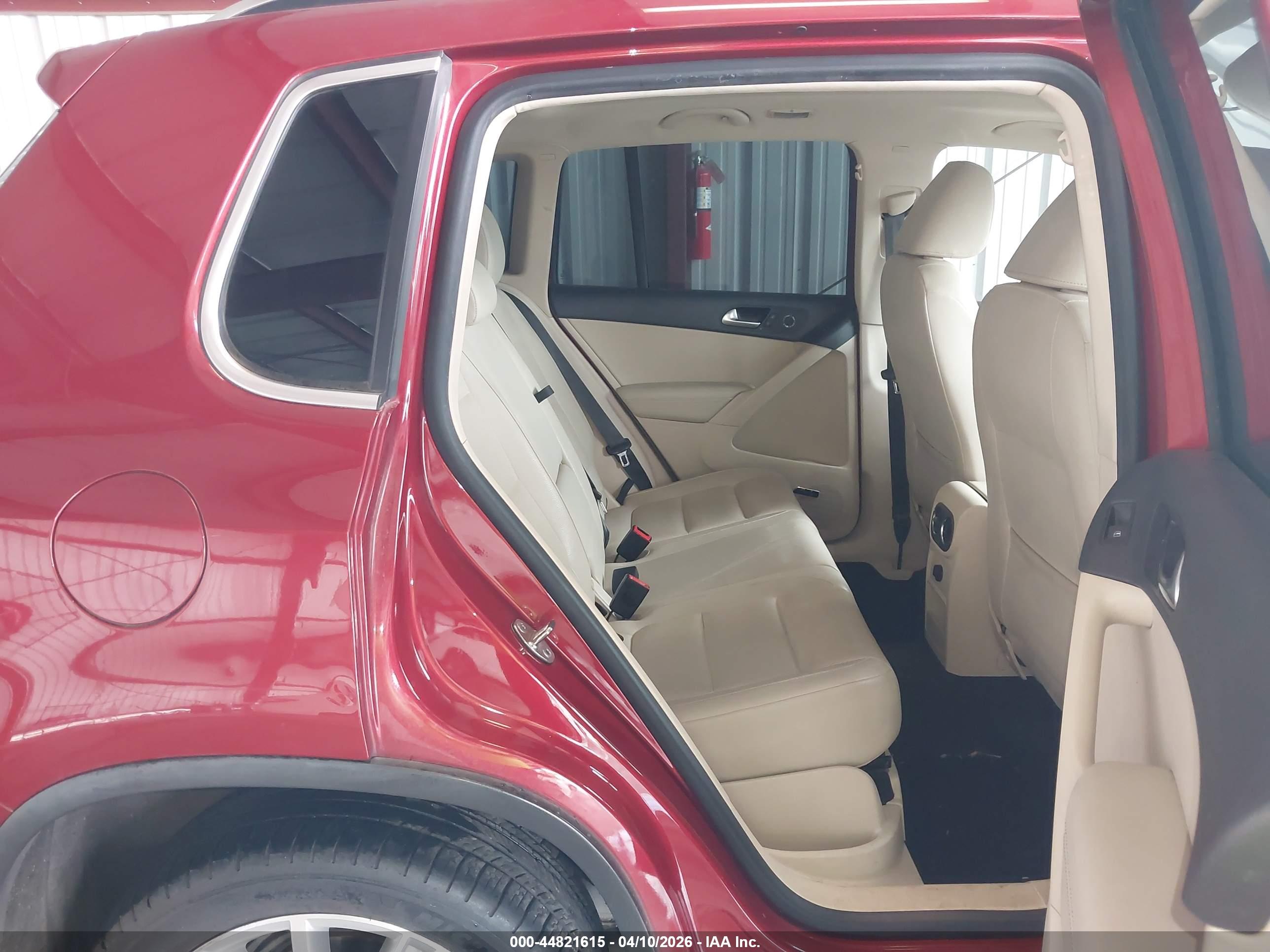 VOLKSWAGEN TIGUAN image 8