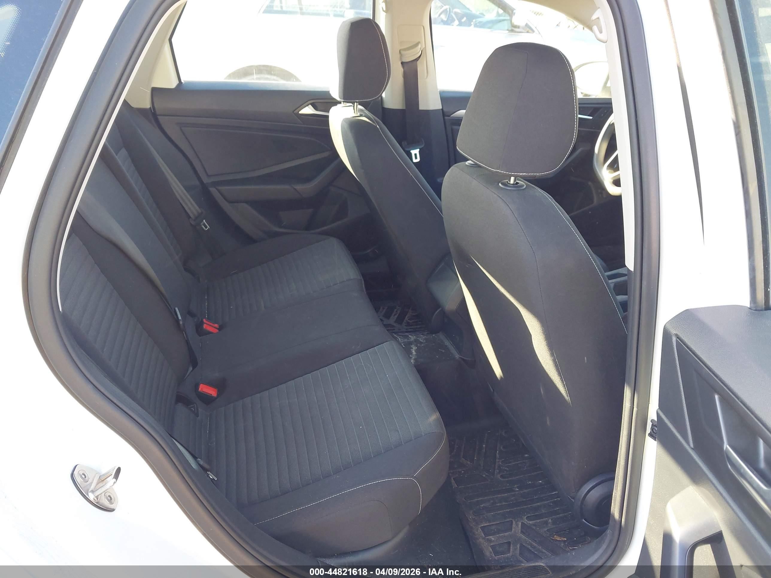 VOLKSWAGEN JETTA image 8