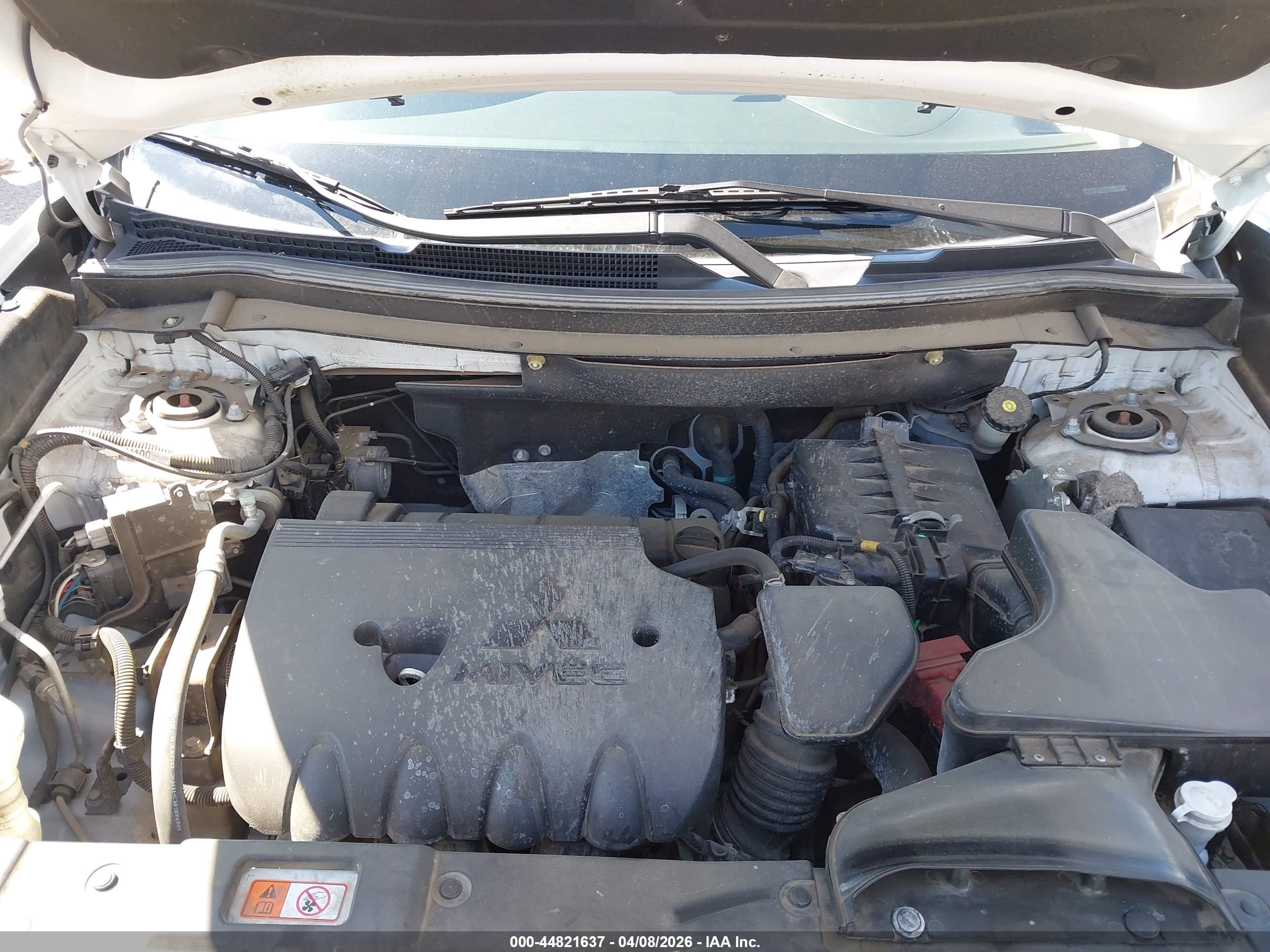 MITSUBISHI OUTLANDER image 10