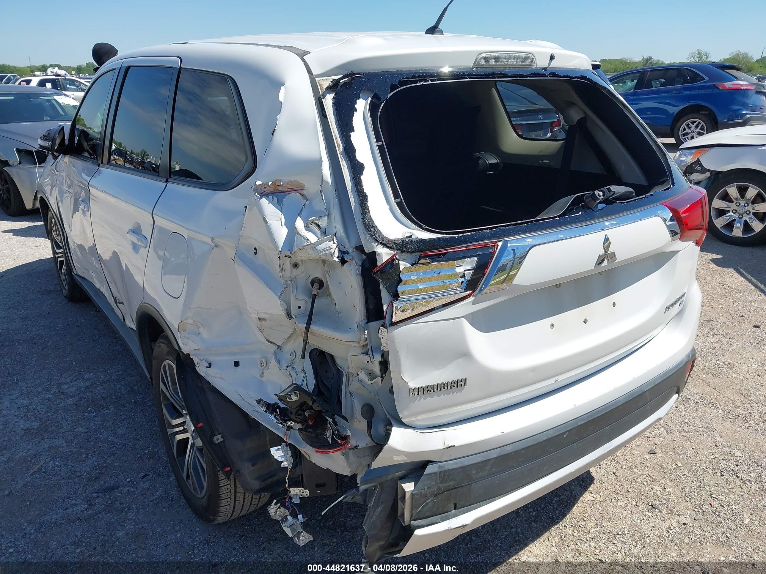 MITSUBISHI OUTLANDER image 6