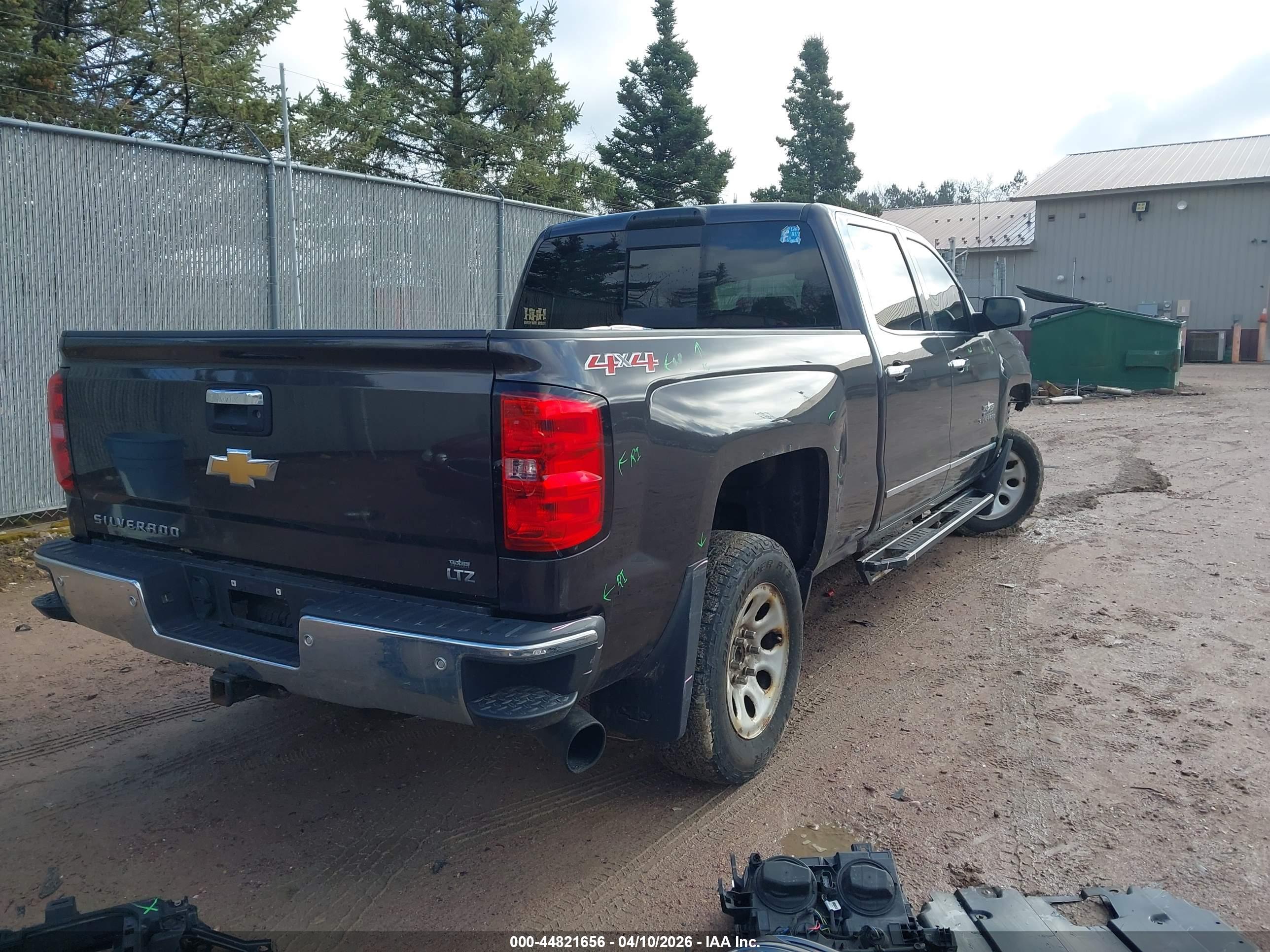 CHEVROLET SILVERADO image 4