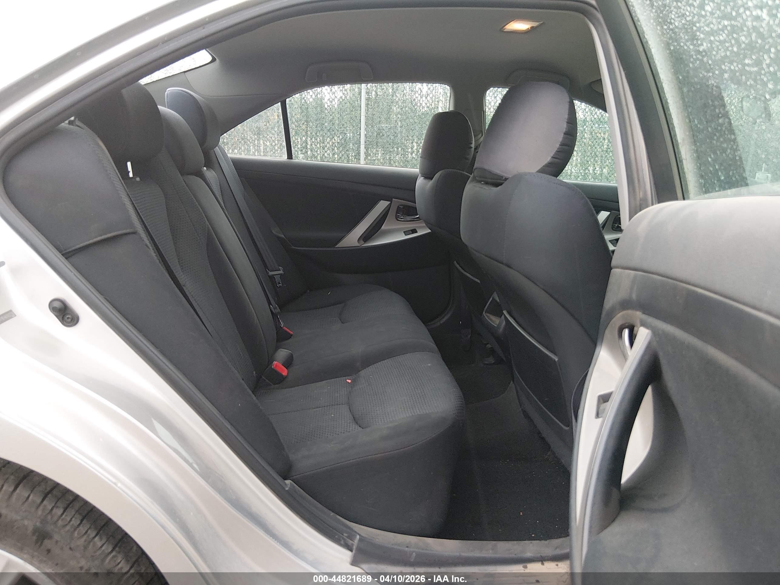 TOYOTA CAMRY image 8