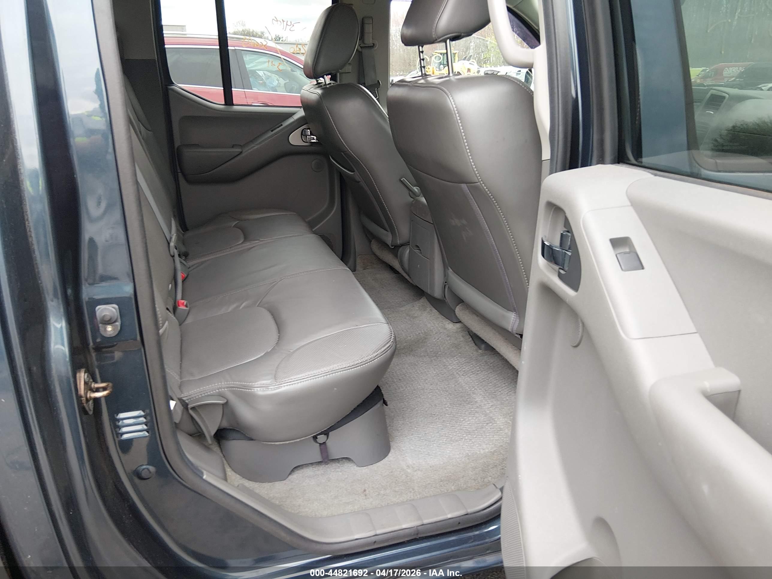 NISSAN FRONTIER image 8